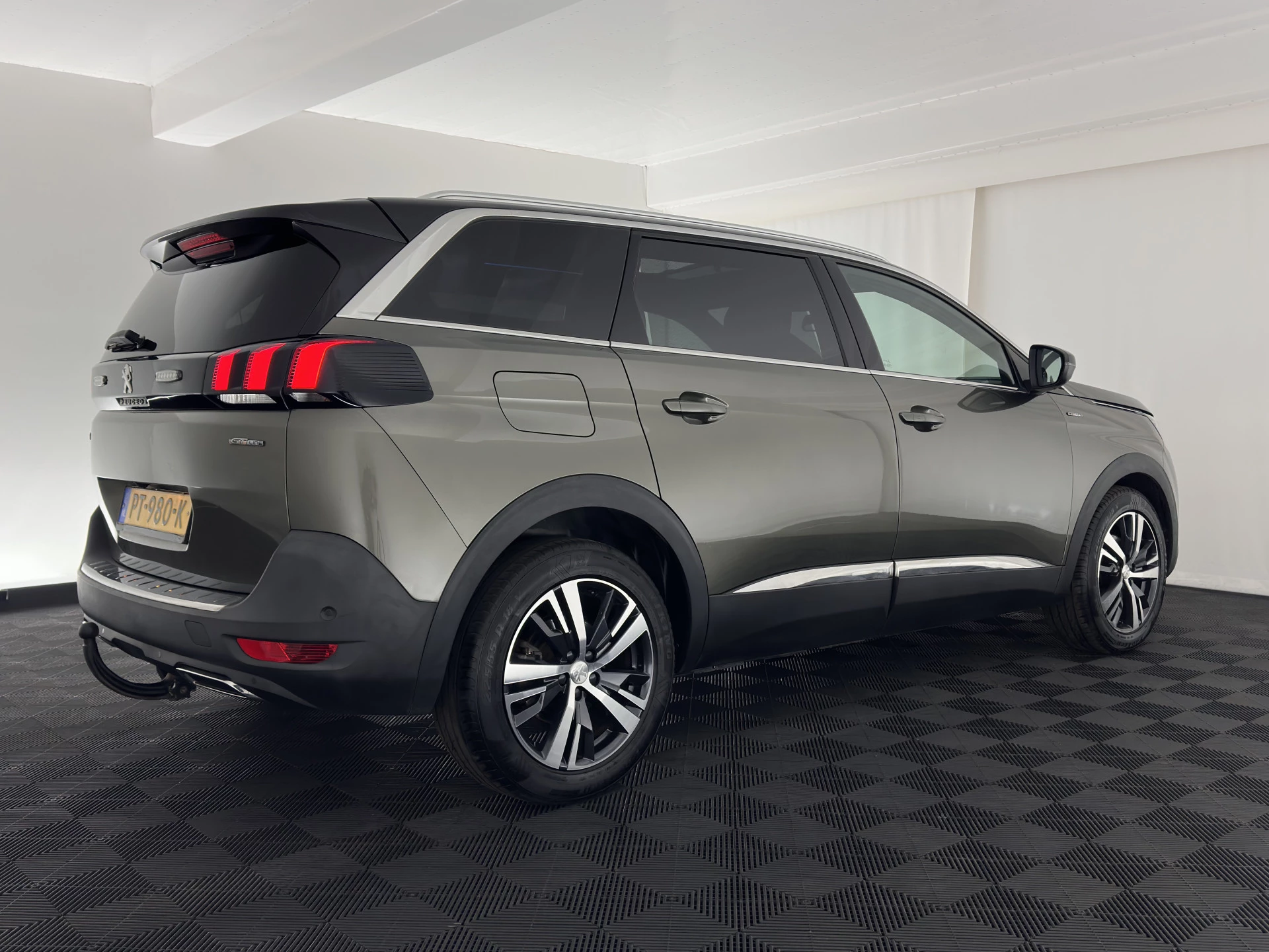 Hoofdafbeelding Peugeot 5008