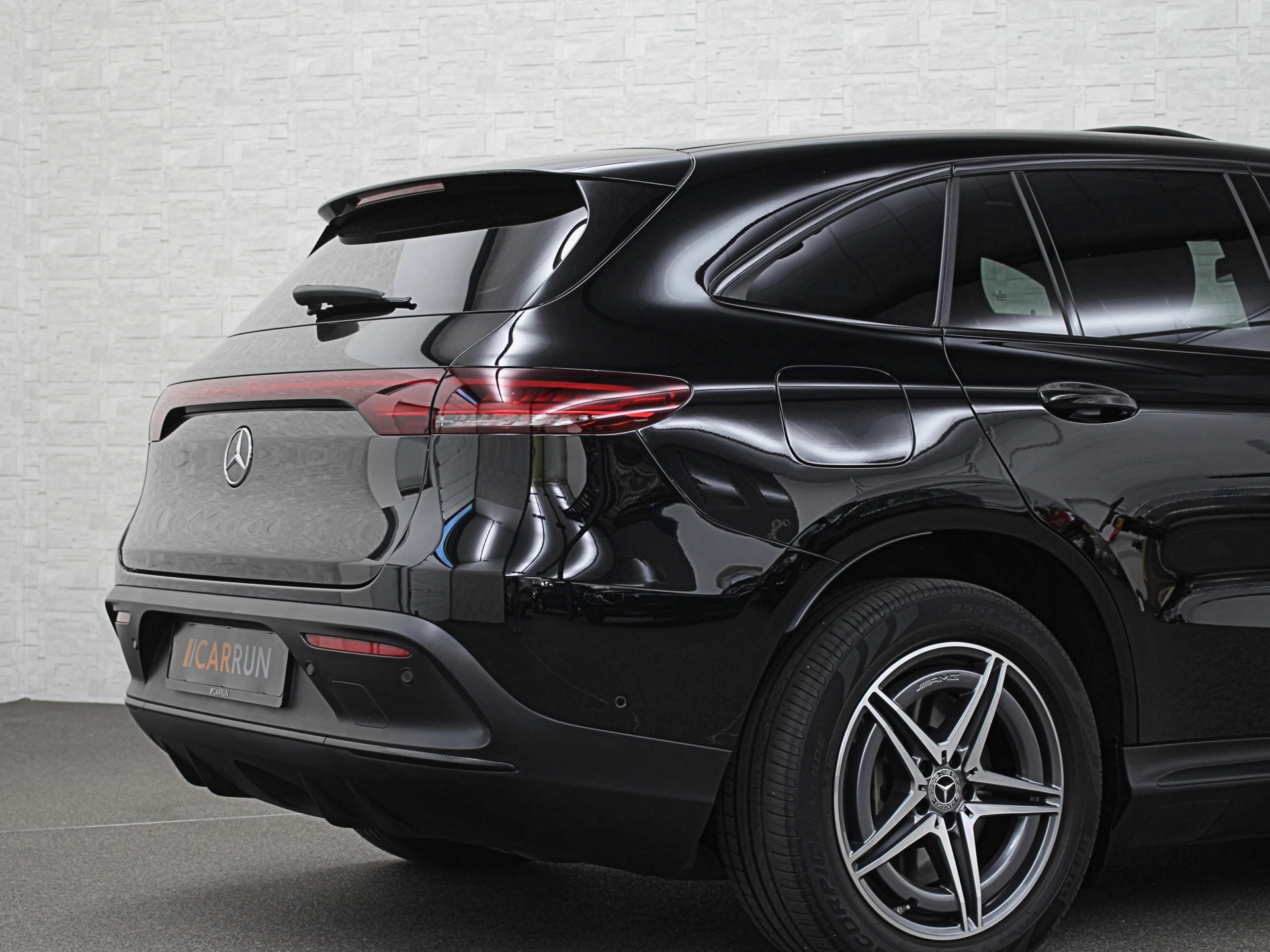 Hoofdafbeelding Mercedes-Benz EQC