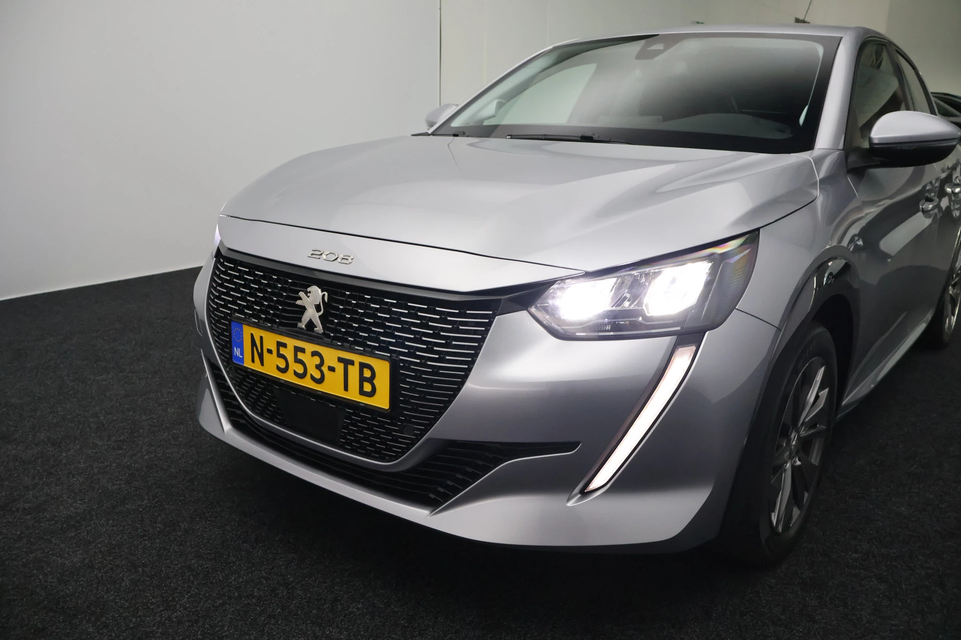 Hoofdafbeelding Peugeot e-208