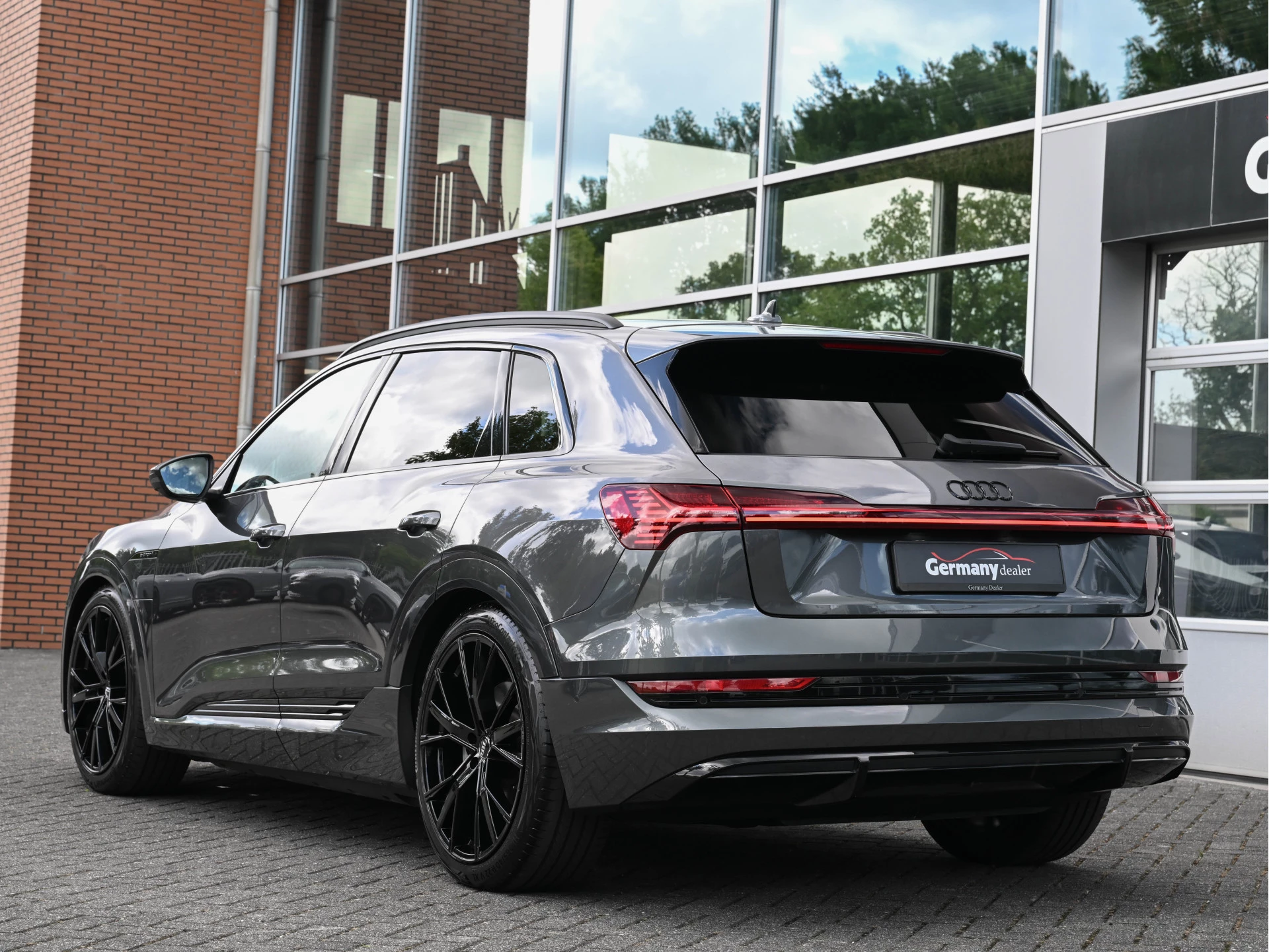 Hoofdafbeelding Audi e-tron