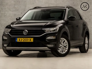 Volkswagen T-Roc 1.5 TSI Sport 150Pk Automaat (APPLE CARPLAY, GROOT NAVI, GETINT GLAS, CLIMATE, ADAPTIVE CRUISE, SPORTSTOELEN, DAKRAILS, DAB+, PARKEERSENSOREN, NIEUWSTAAT)