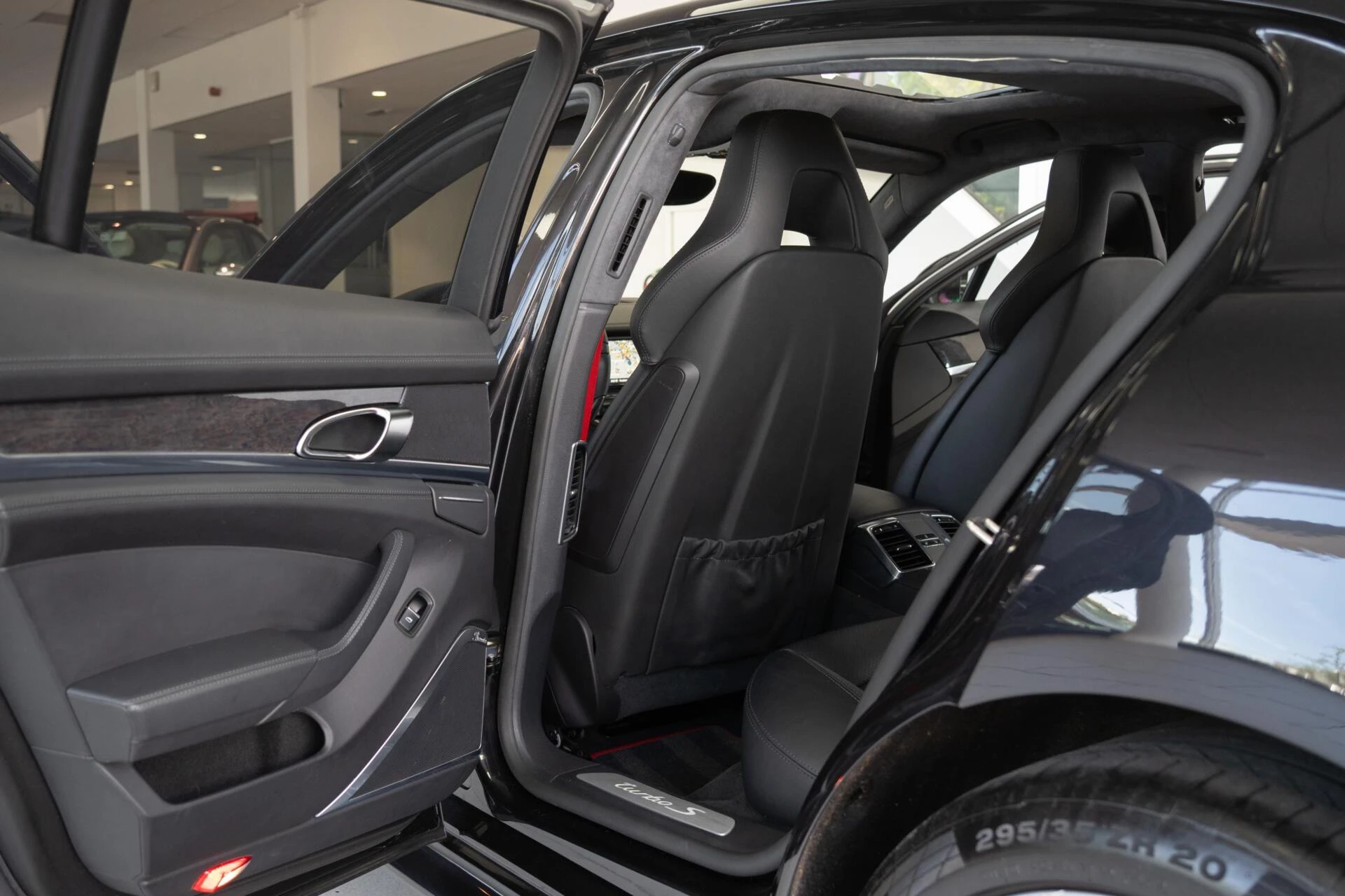 Hoofdafbeelding Porsche Panamera