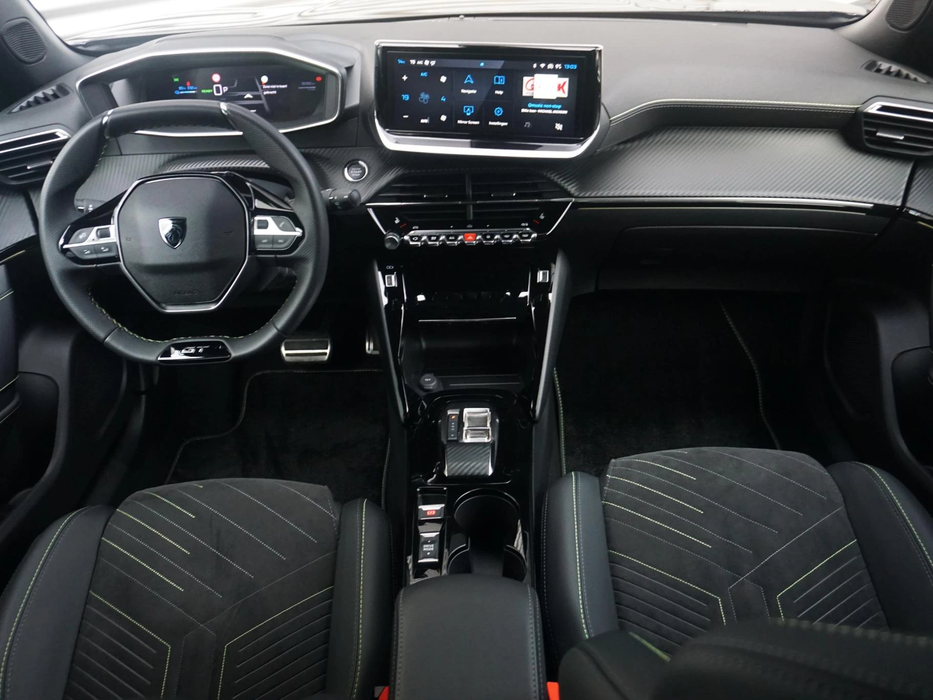 Hoofdafbeelding Peugeot e-2008