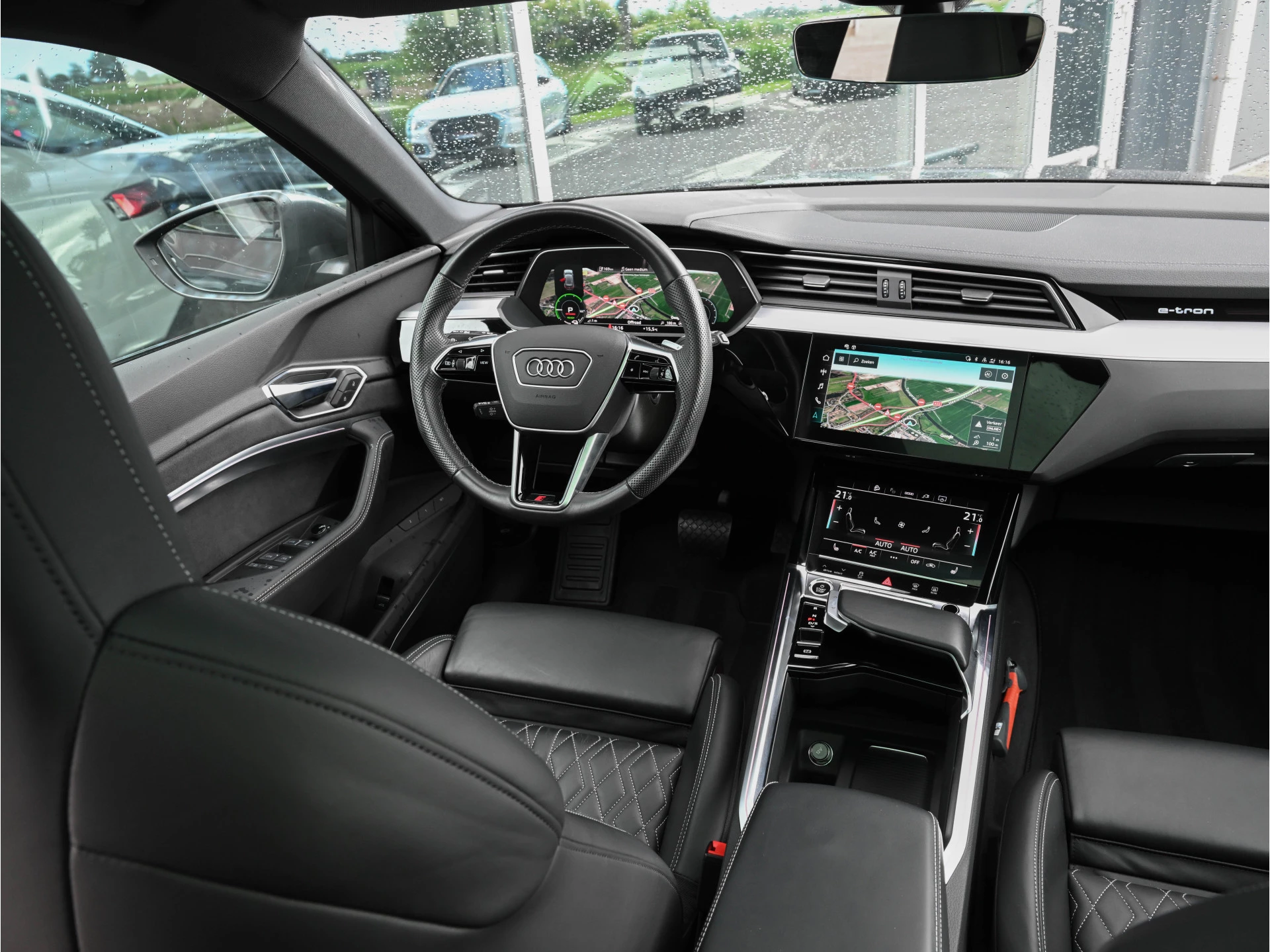 Hoofdafbeelding Audi e-tron