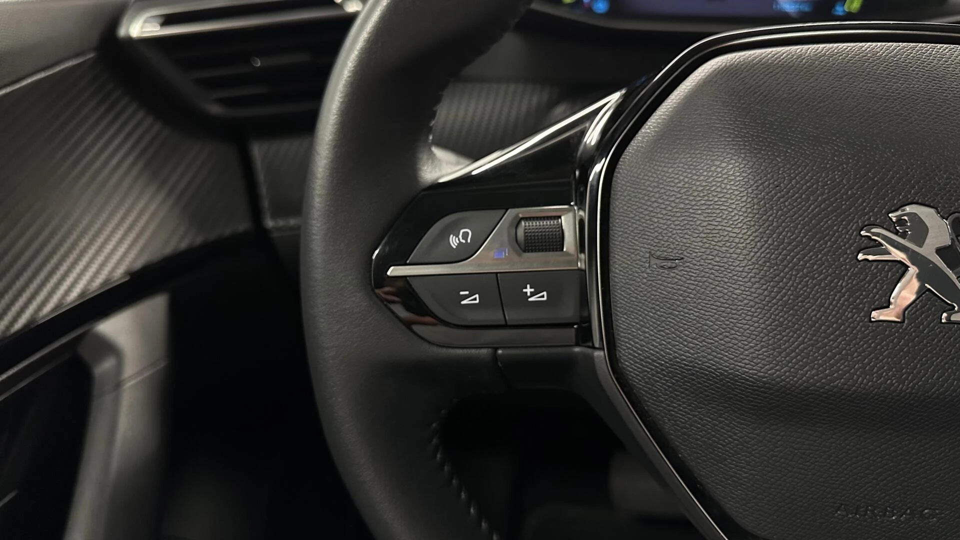 Hoofdafbeelding Peugeot e-2008