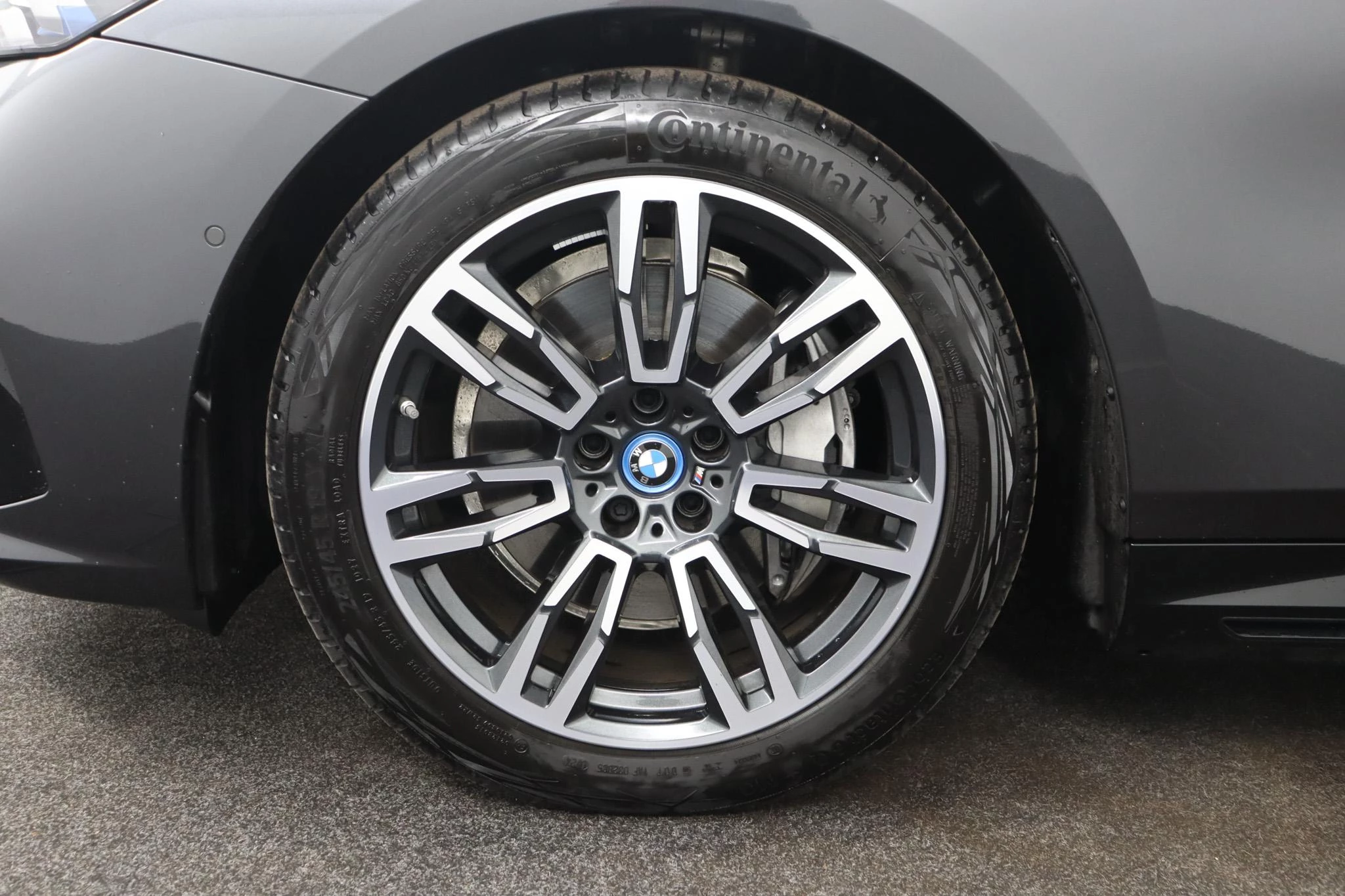 Hoofdafbeelding BMW i5