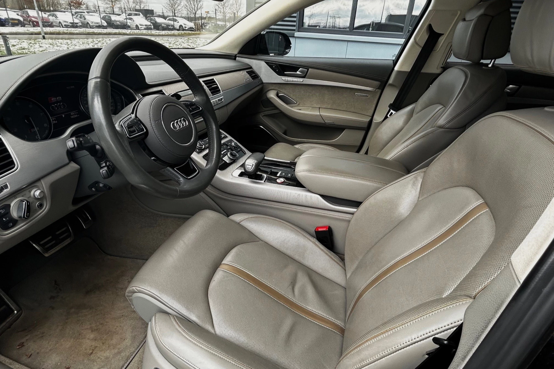 Hoofdafbeelding Audi A8