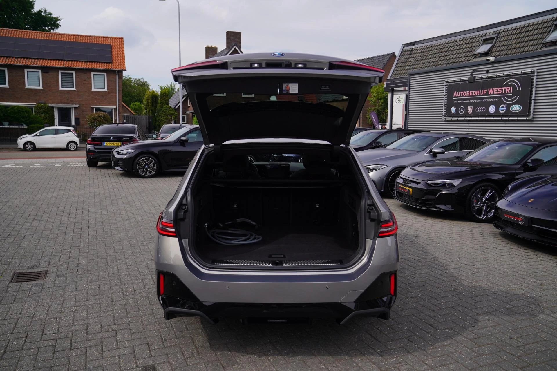 Hoofdafbeelding BMW i5