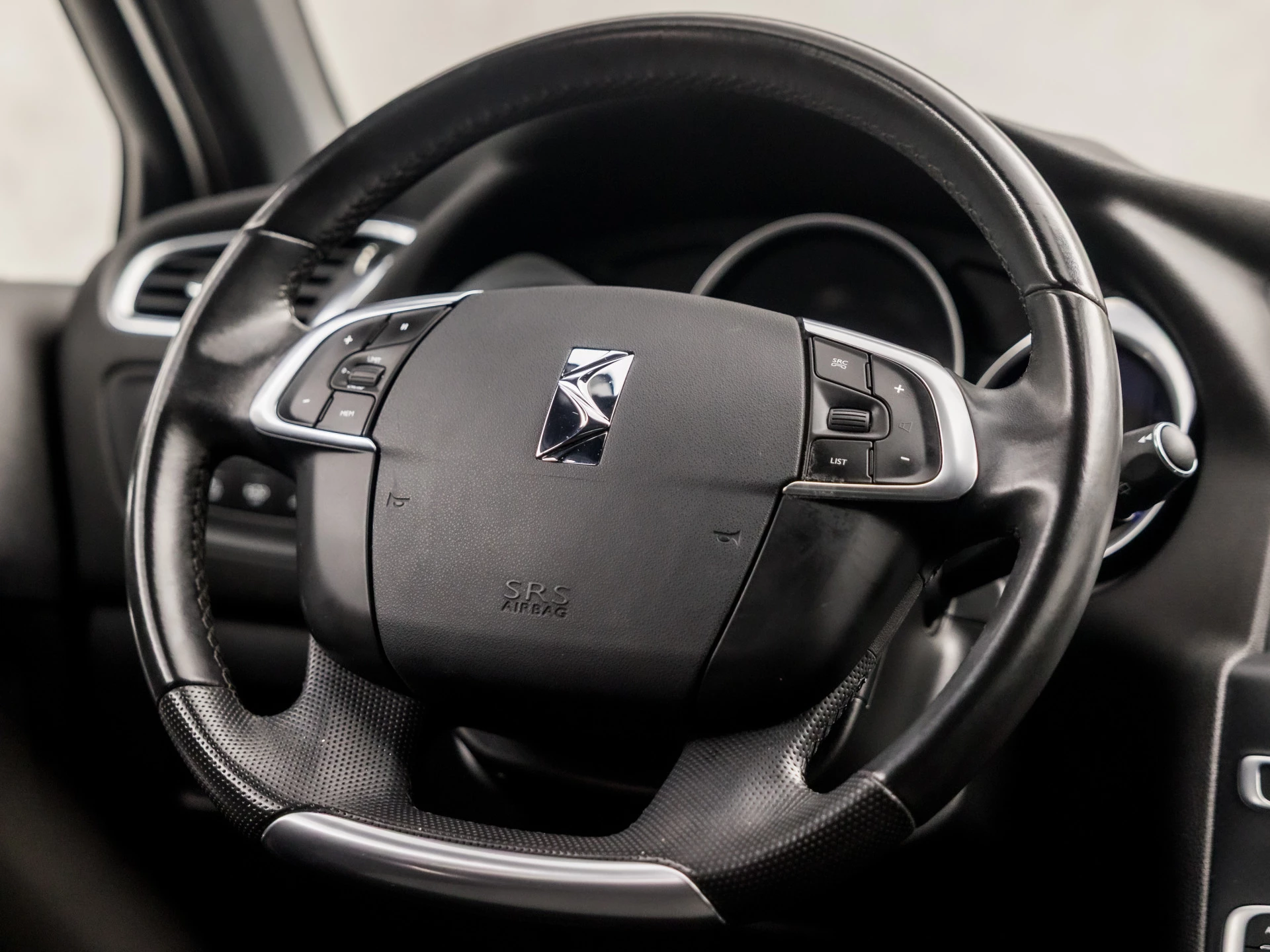 Hoofdafbeelding DS DS 4