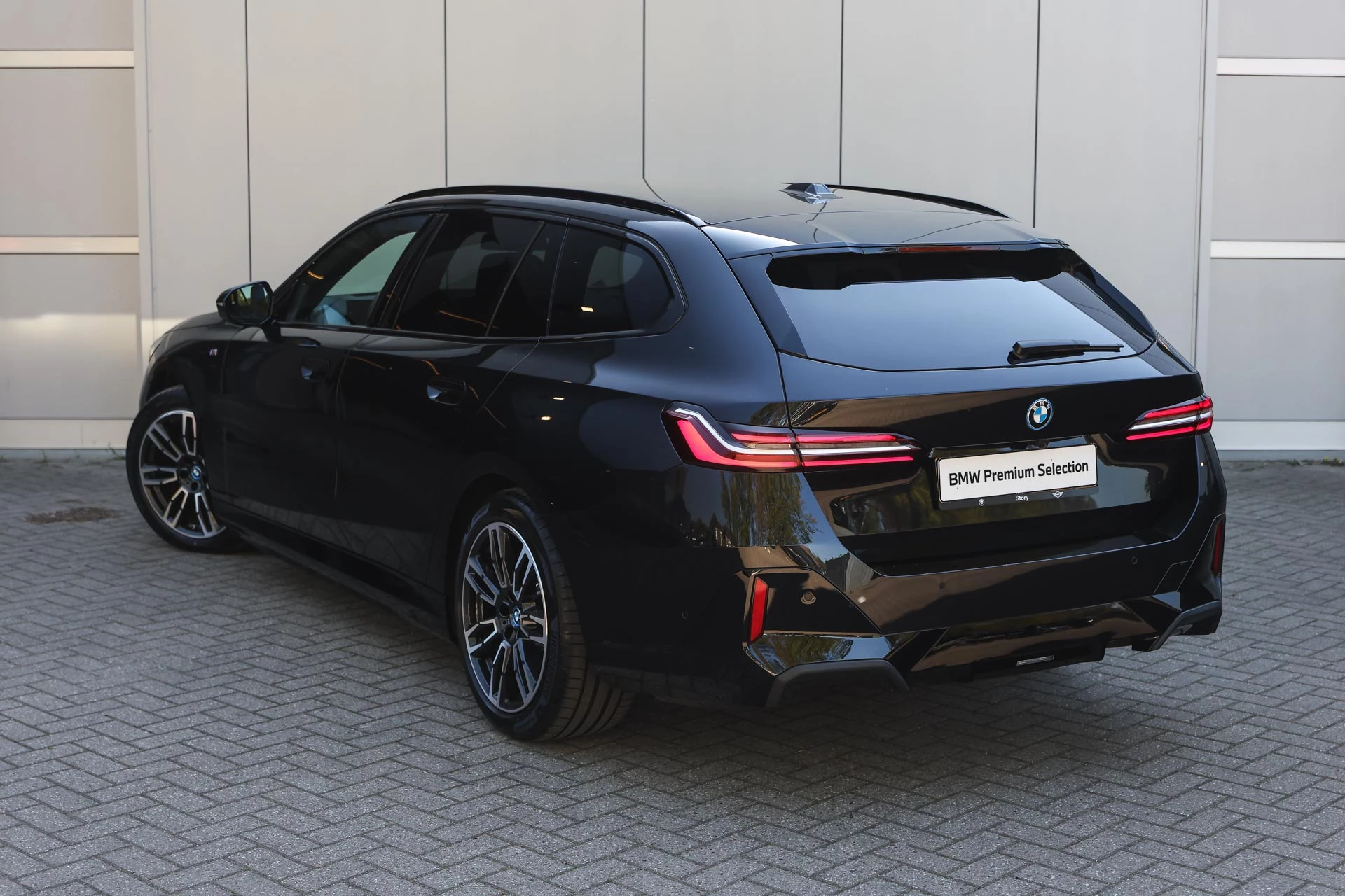Hoofdafbeelding BMW i5