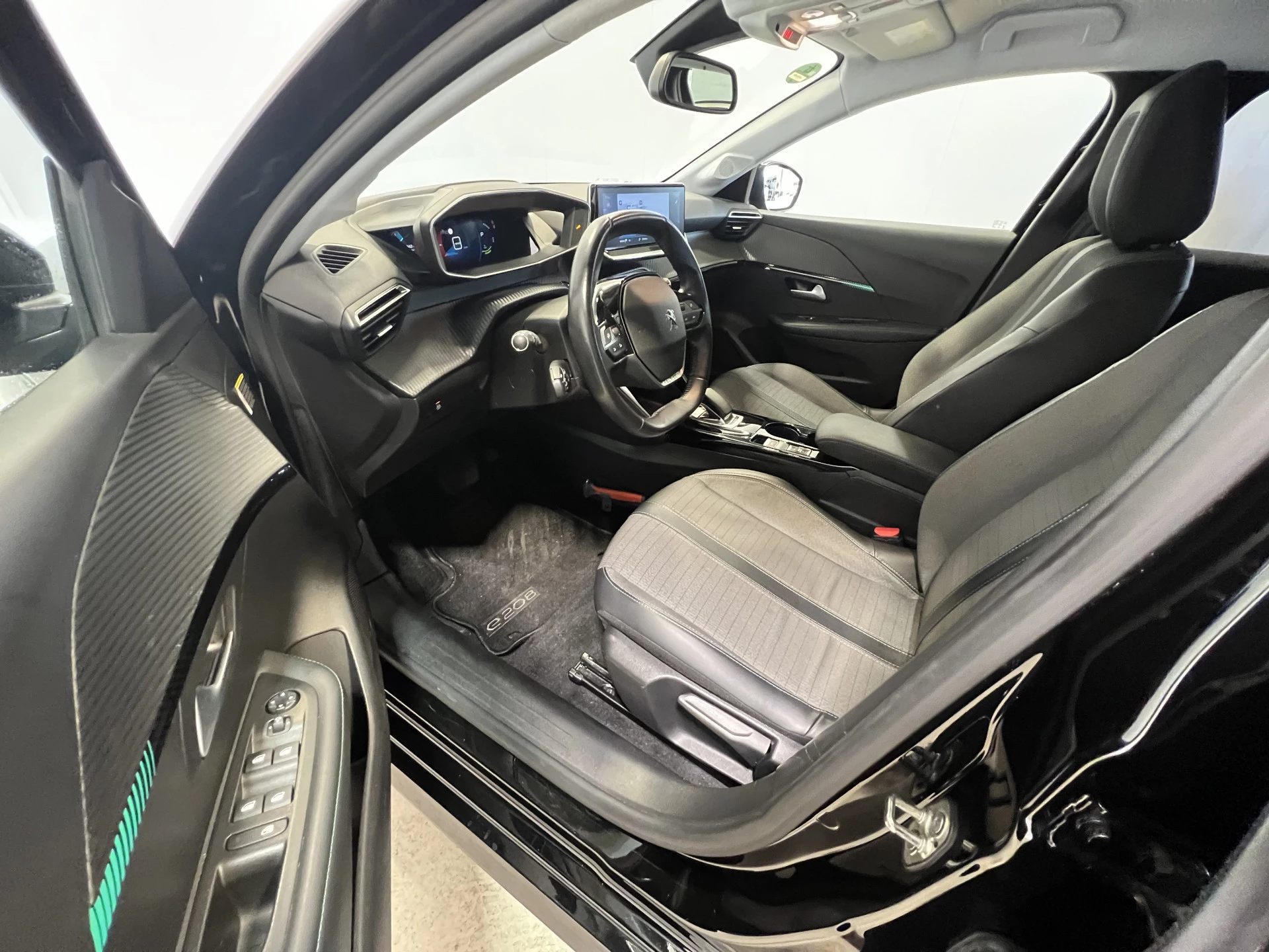 Hoofdafbeelding Peugeot e-208