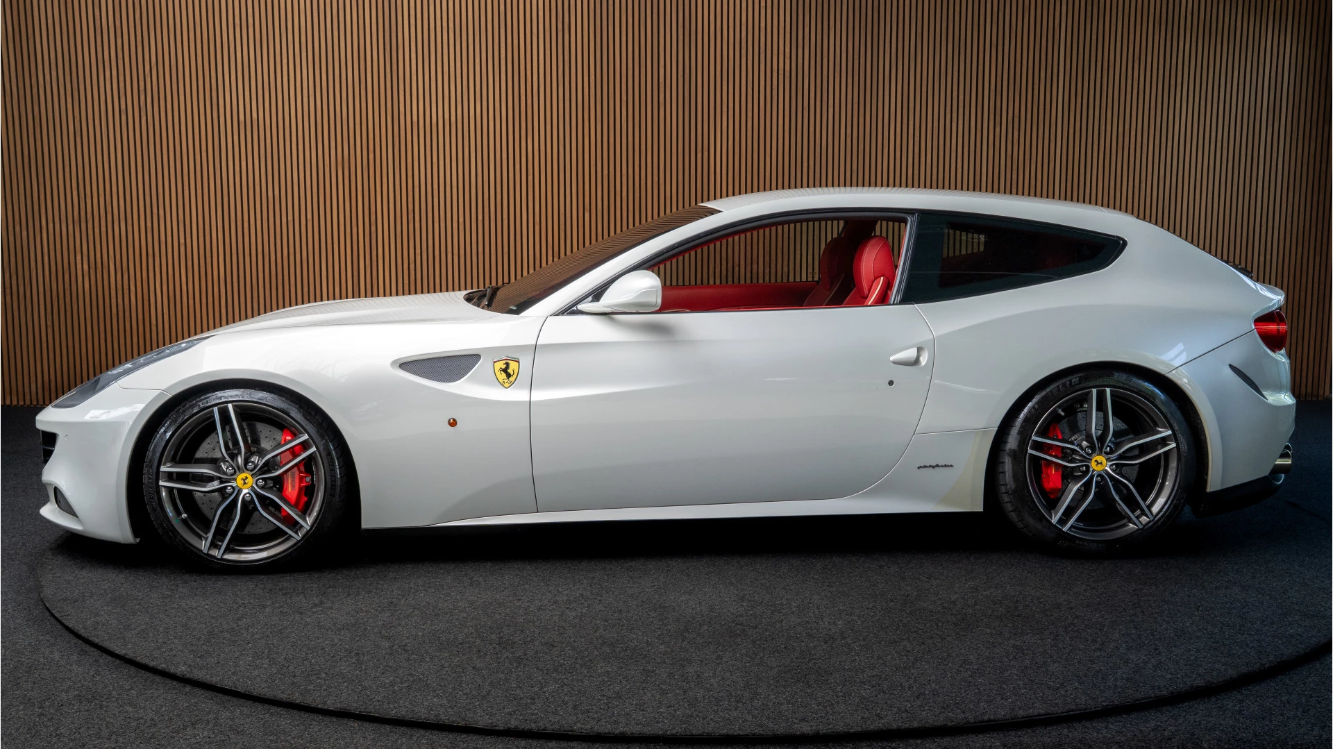 Hoofdafbeelding Ferrari FF