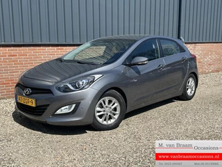 Hoofdafbeelding Hyundai i30 Hyundai i30 1.6 GDI Business Edition Ecc/Camera/Trekhaak/Lmv/Navigatie