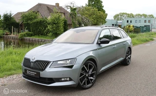 Hoofdafbeelding Škoda Superb Skoda Superb Combi 2.0 TSI 4x4 Sportline / Pano / Canton