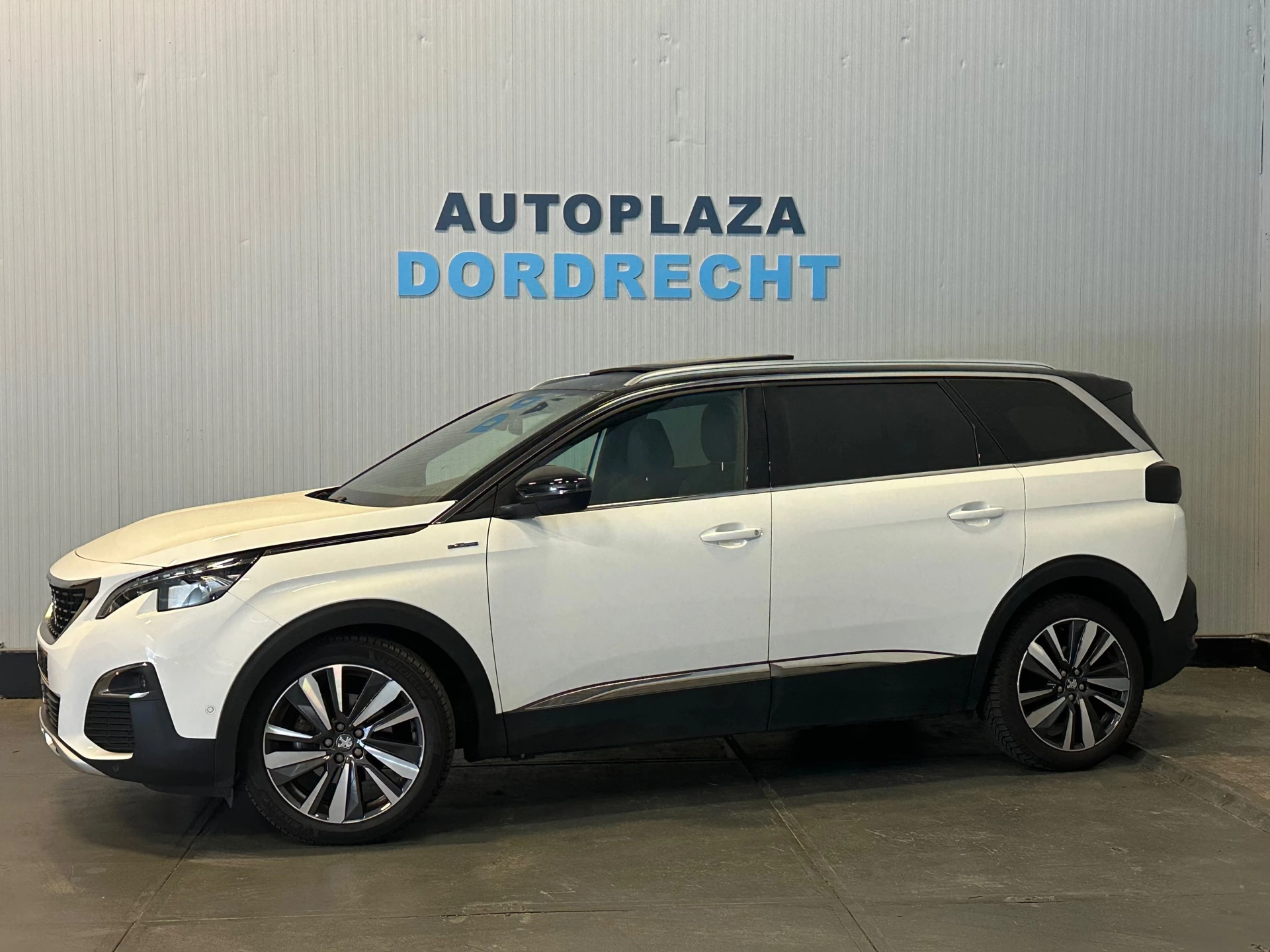 Hoofdafbeelding Peugeot 5008