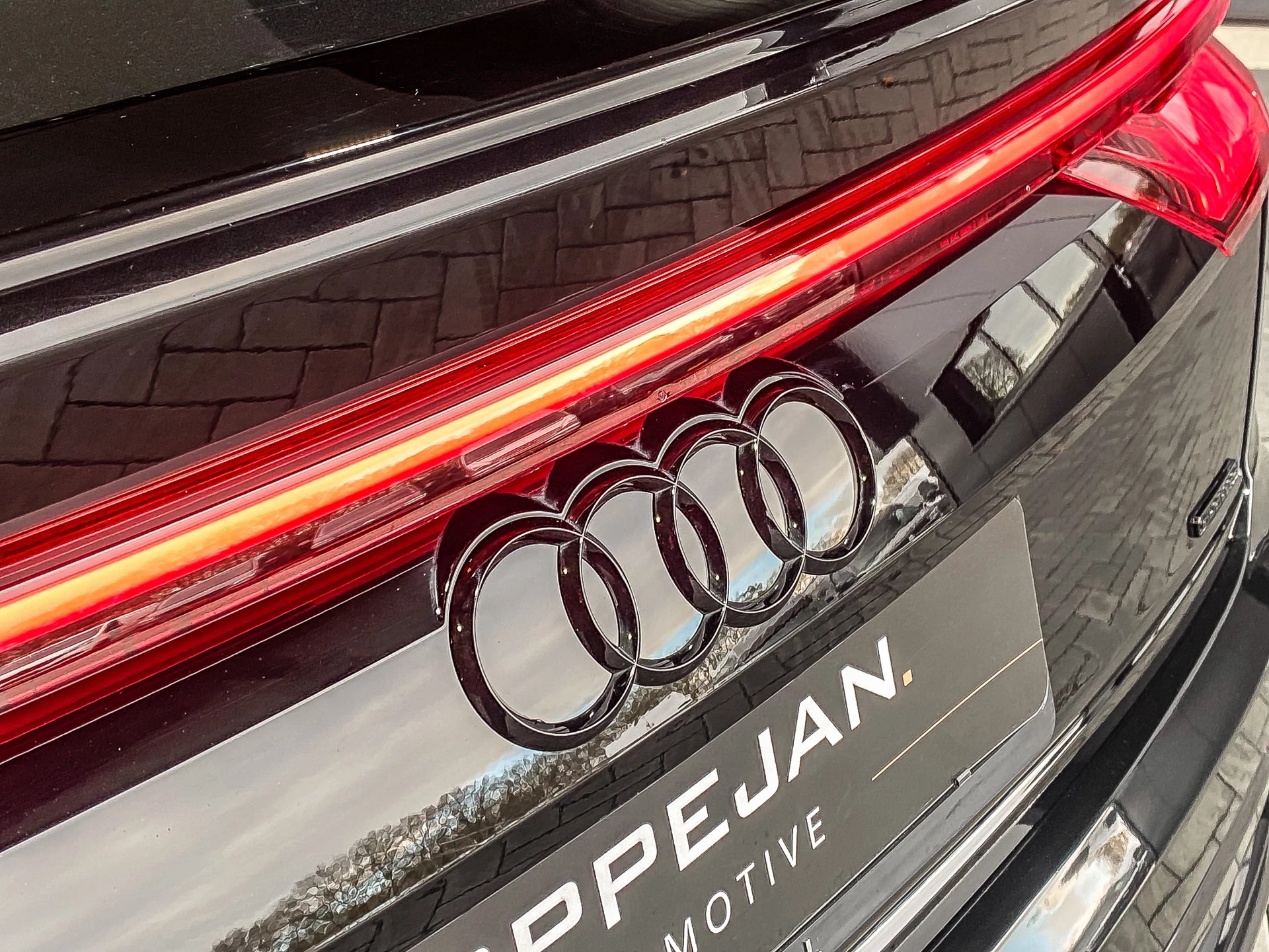 Hoofdafbeelding Audi Q8