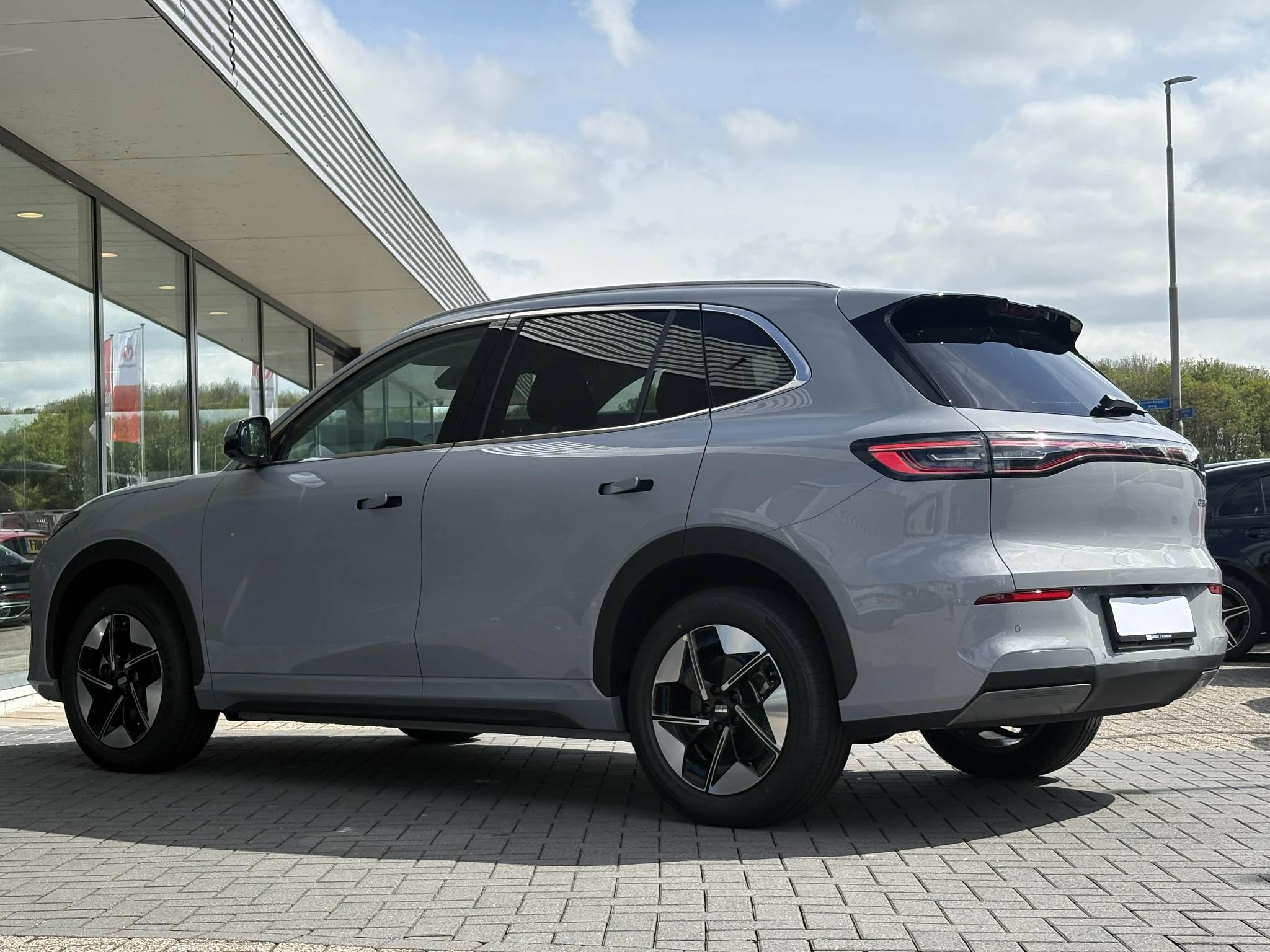Hoofdafbeelding Geely E5