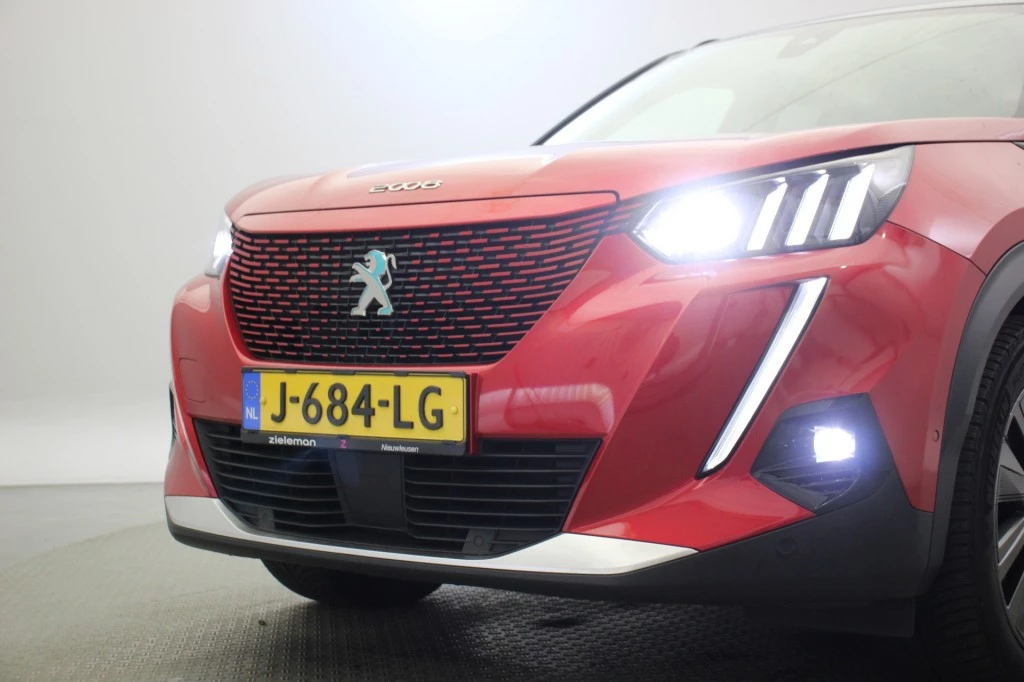 Hoofdafbeelding Peugeot e-2008