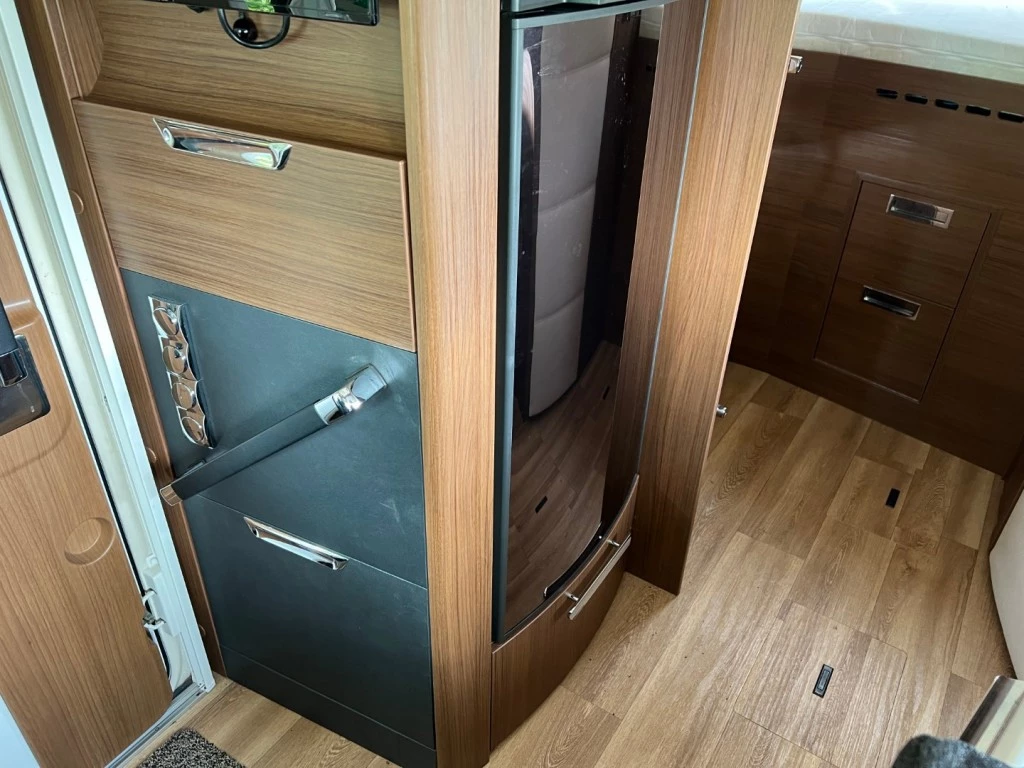 Hoofdafbeelding Niesmann+Bischoff Arto-66l