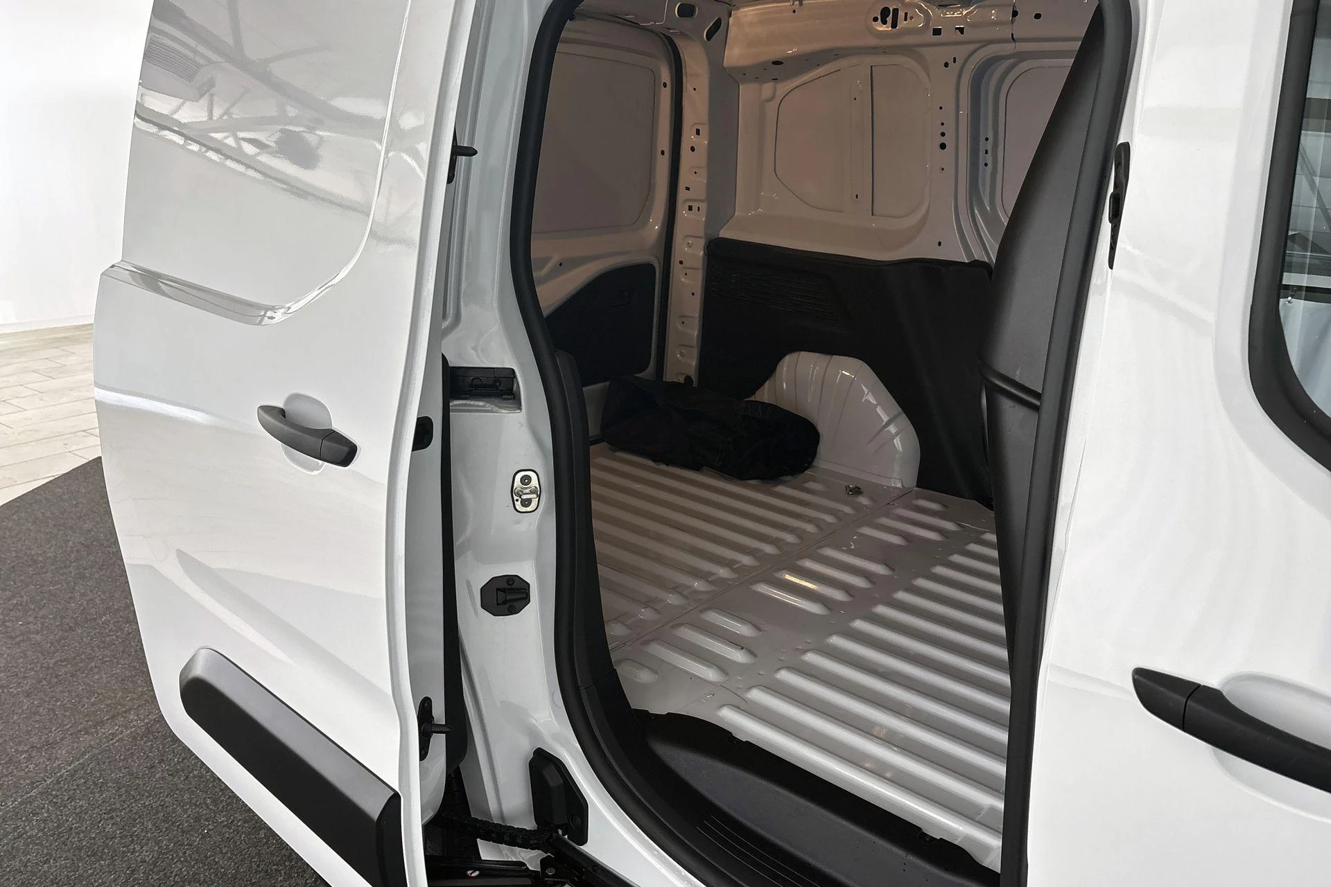 Hoofdafbeelding Peugeot e-Partner