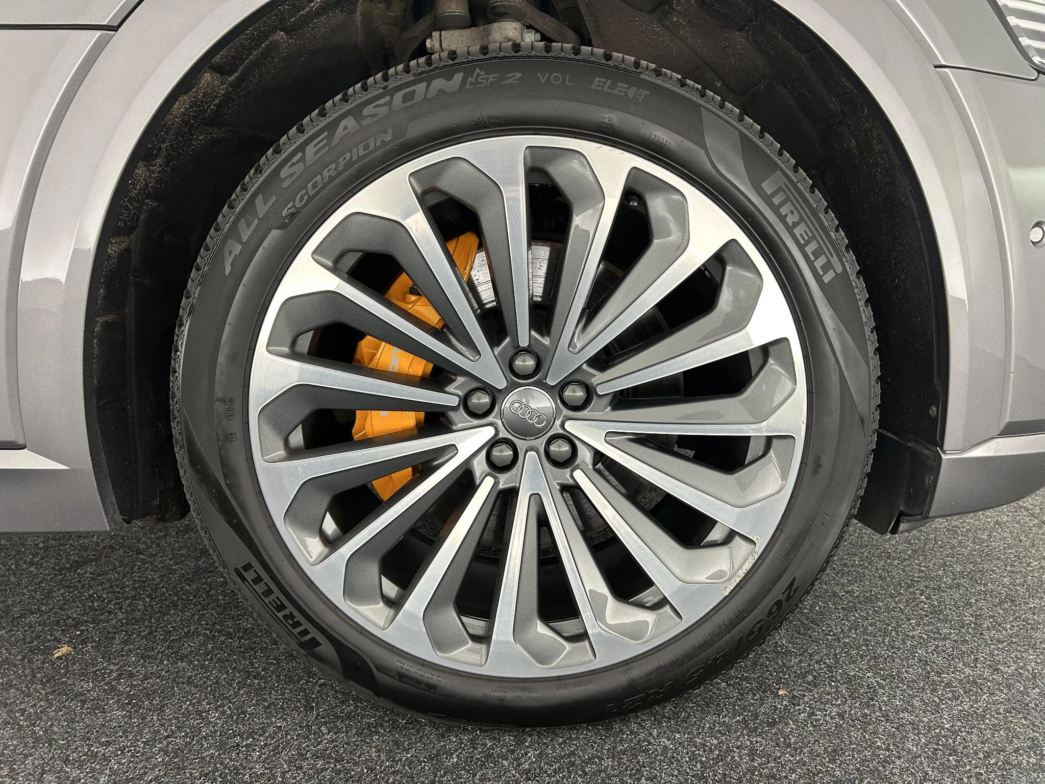 Hoofdafbeelding Audi e-tron