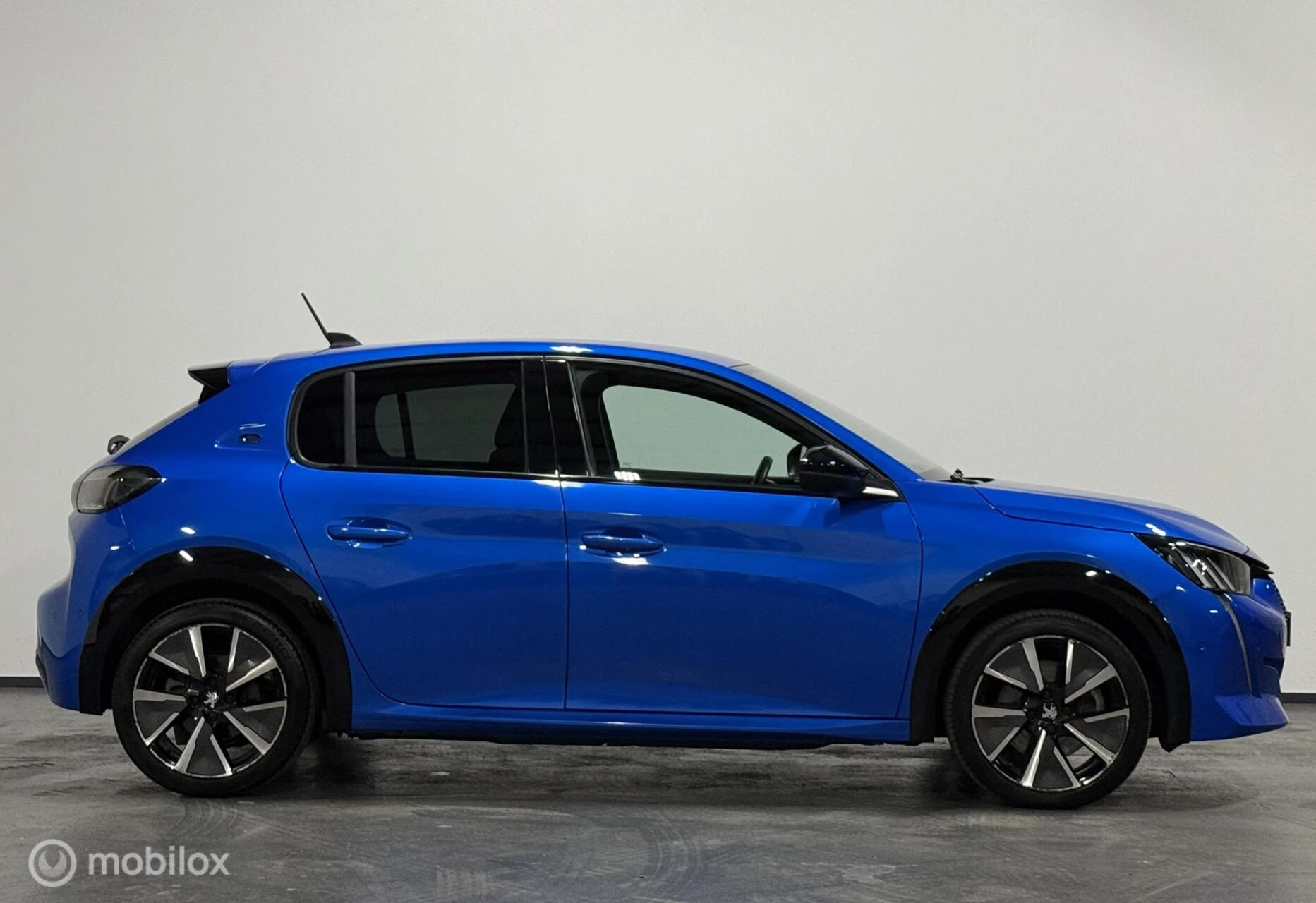 Hoofdafbeelding Peugeot e-208