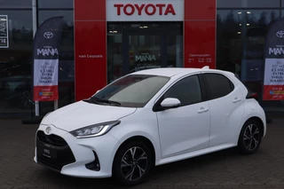Toyota Yaris 1.5 HYBRID DYNAMIC APPLE/ANDROID STOEL+STUURVERWARMING LM-VELGEN CAMERA AD-CRUISE