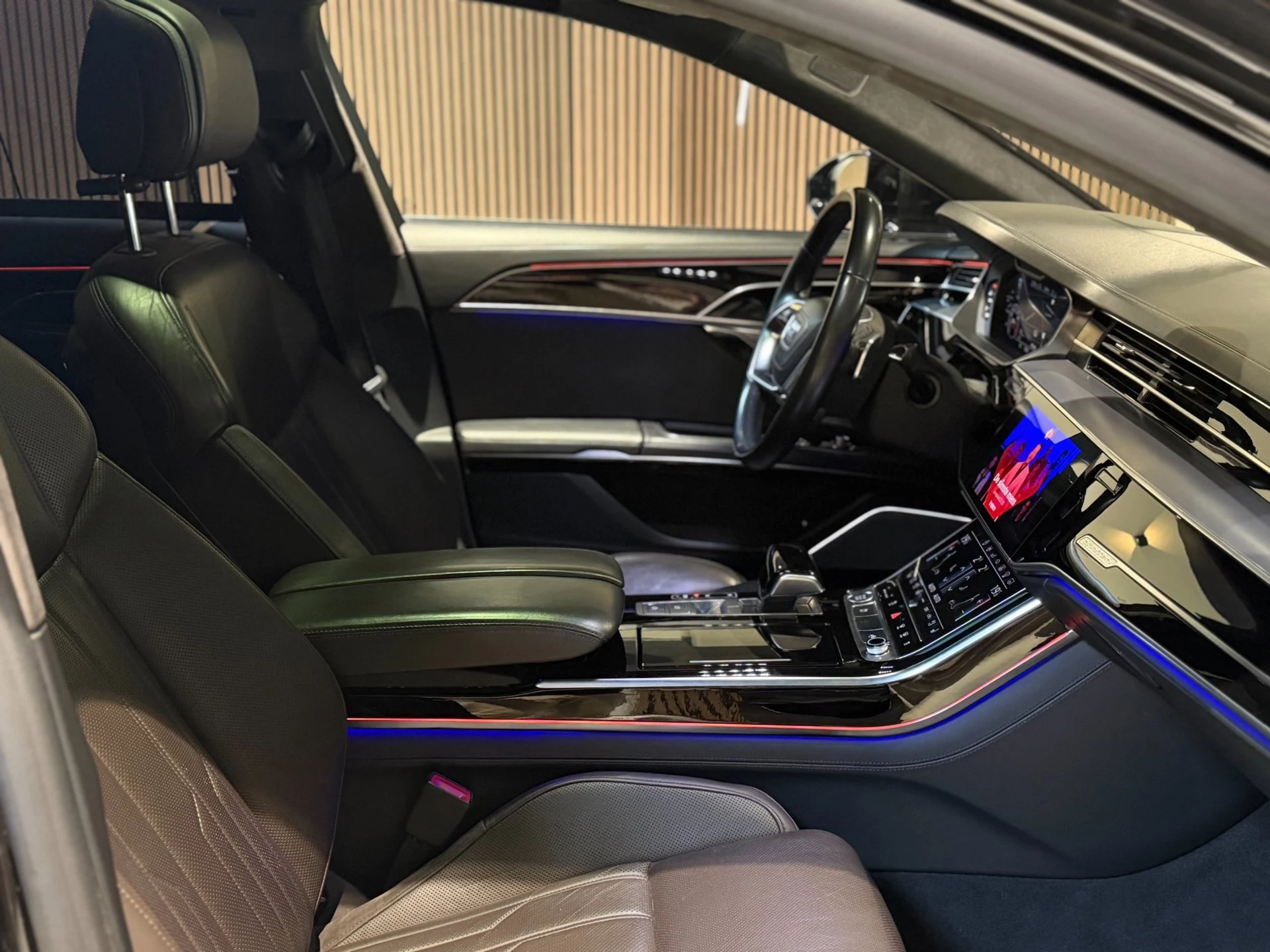 Hoofdafbeelding Audi A8