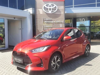 Toyota Yaris 1.5 Hybrid 115 Dynamic NIEUW DIRECT LEVERBAAR OP VOORAAD CARPLAY/ ANDROID KEYLESS ENTRY LICHTMETAAL GETINT GLAS