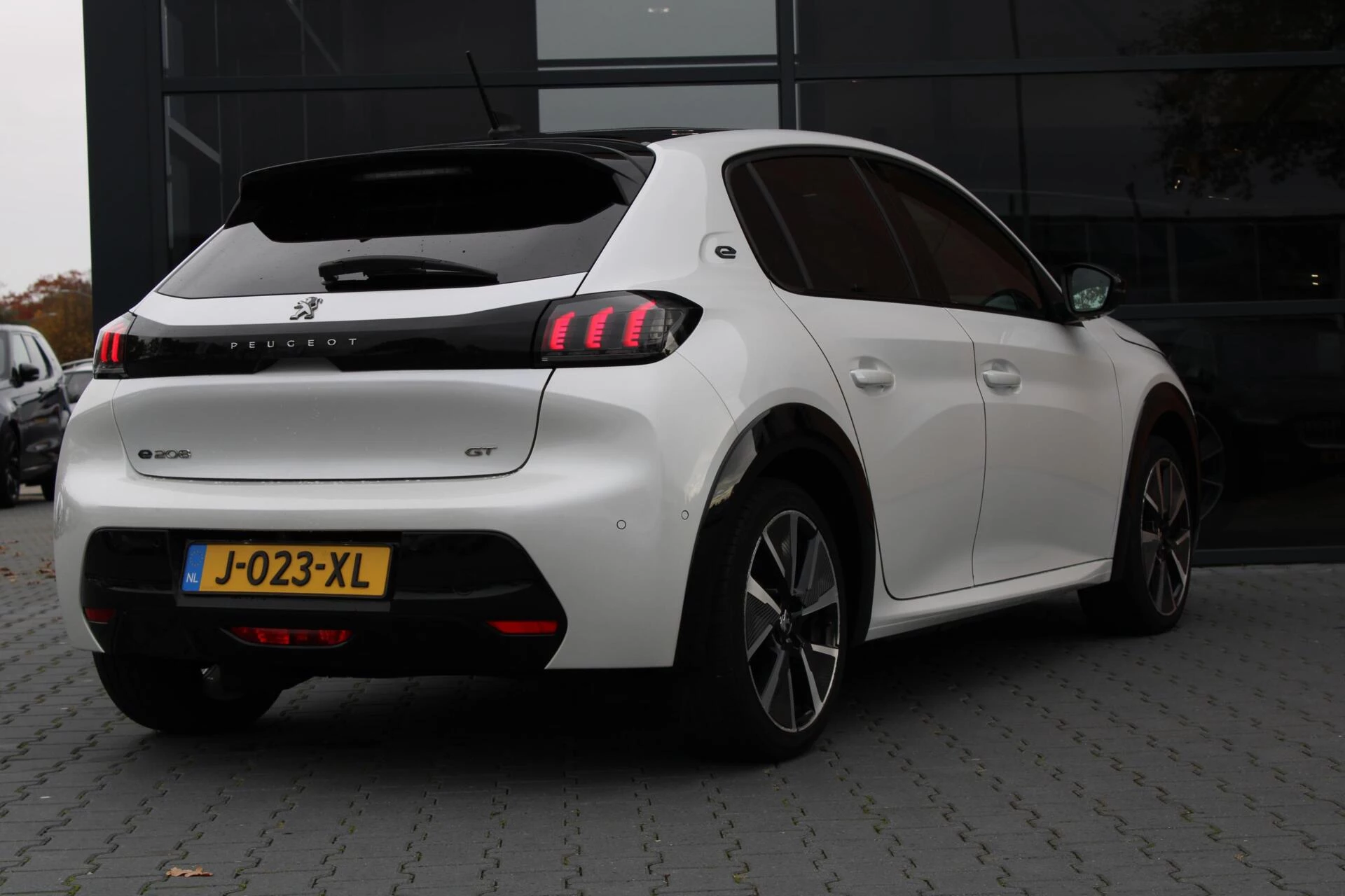 Hoofdafbeelding Peugeot e-208