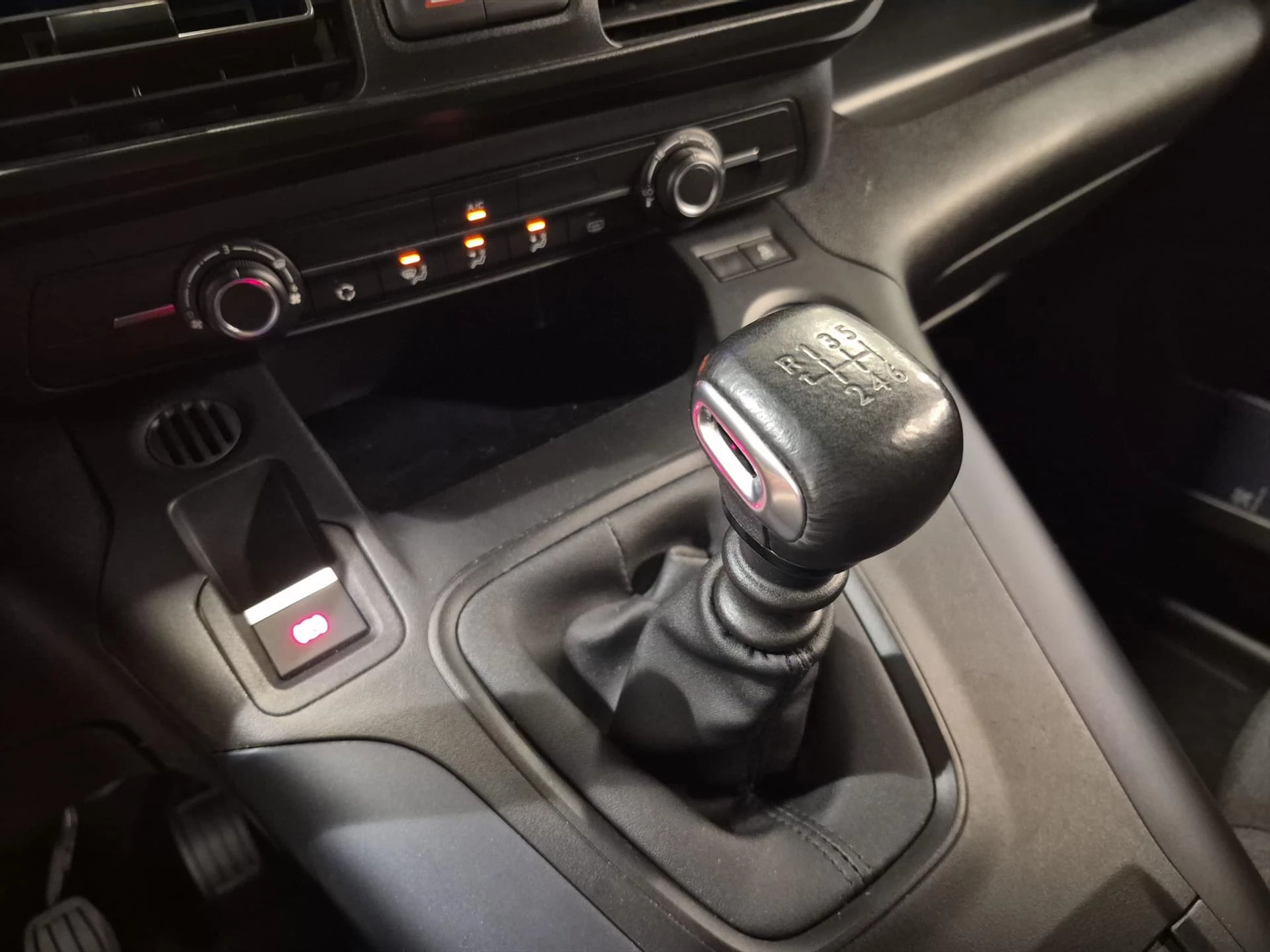 Hoofdafbeelding Peugeot Rifter