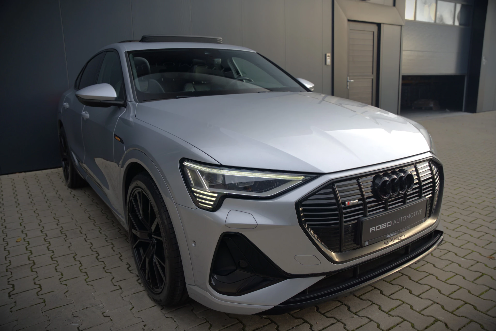 Hoofdafbeelding Audi e-tron