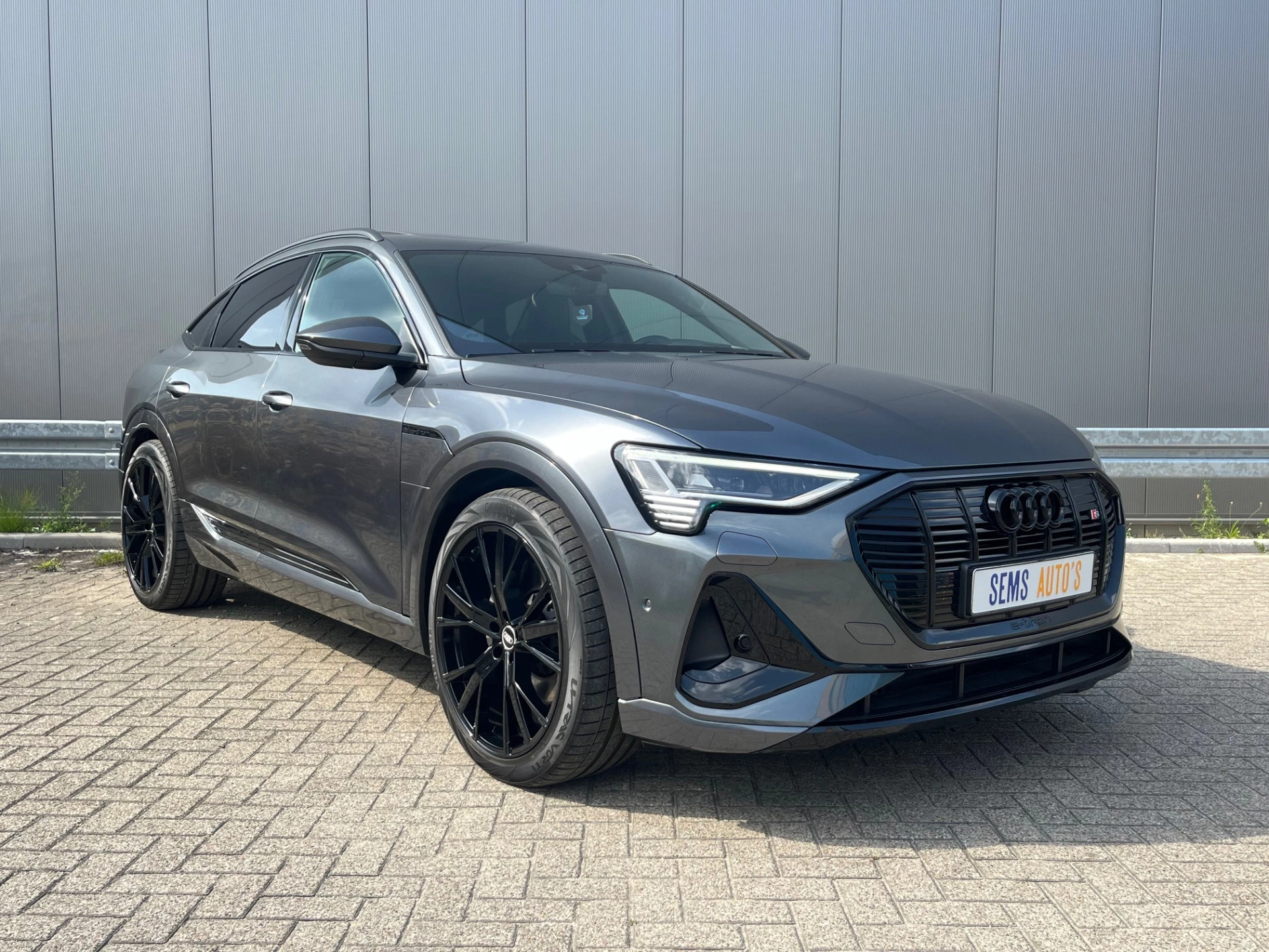 Hoofdafbeelding Audi e-tron