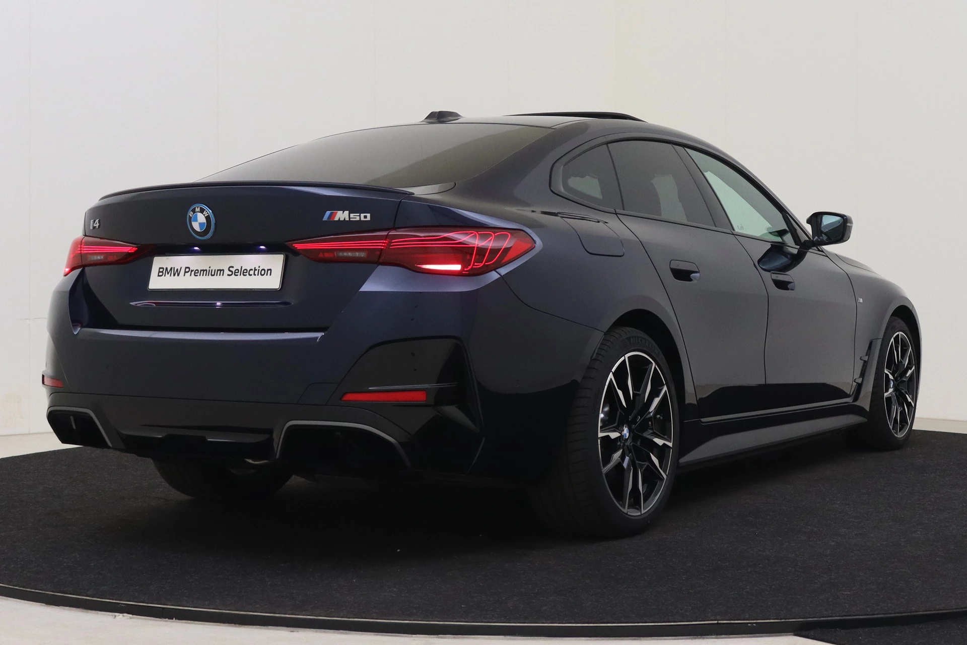 Hoofdafbeelding BMW i4