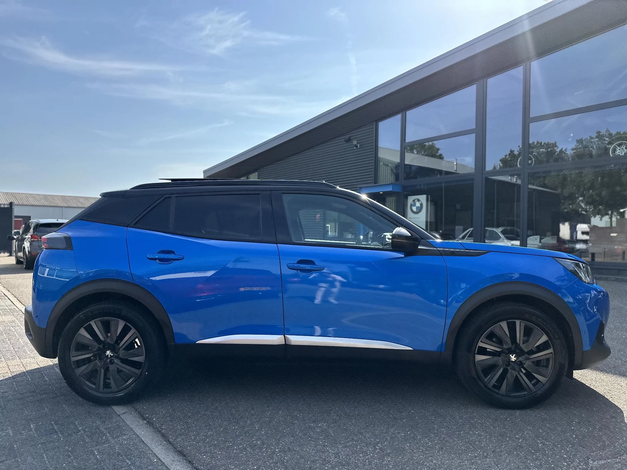 Hoofdafbeelding Peugeot e-2008