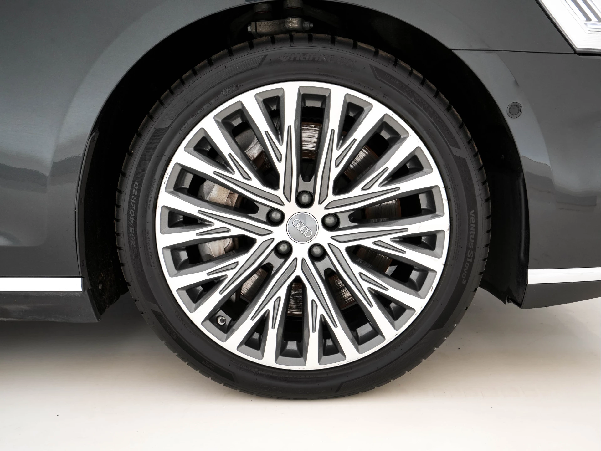 Hoofdafbeelding Audi A8