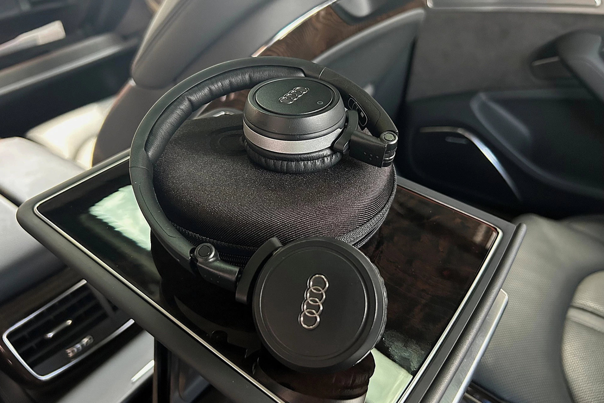 Hoofdafbeelding Audi A8