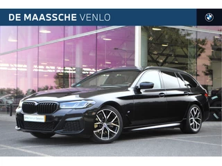 Hoofdafbeelding BMW 5 Serie BMW 5 Serie Touring 520i High Executive M Sport Automaat / Panoramadak / Trekhaak / Laserlight / Achteruitrijcamera / M Sportonderstel / Head-Up / Stuurverwarming