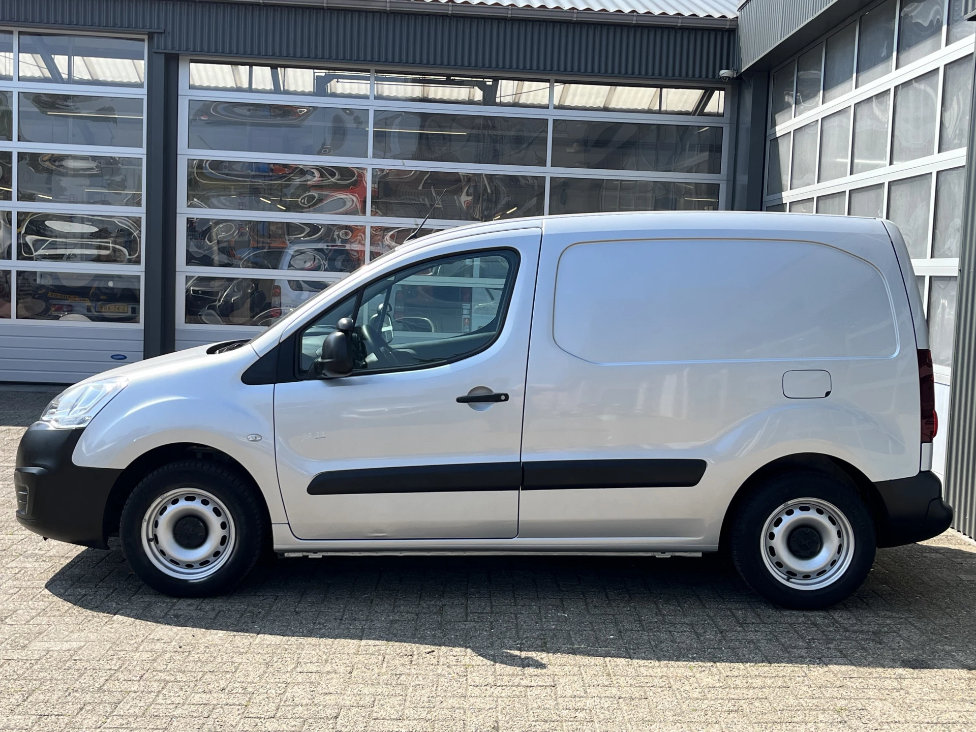 Hoofdafbeelding Peugeot Partner