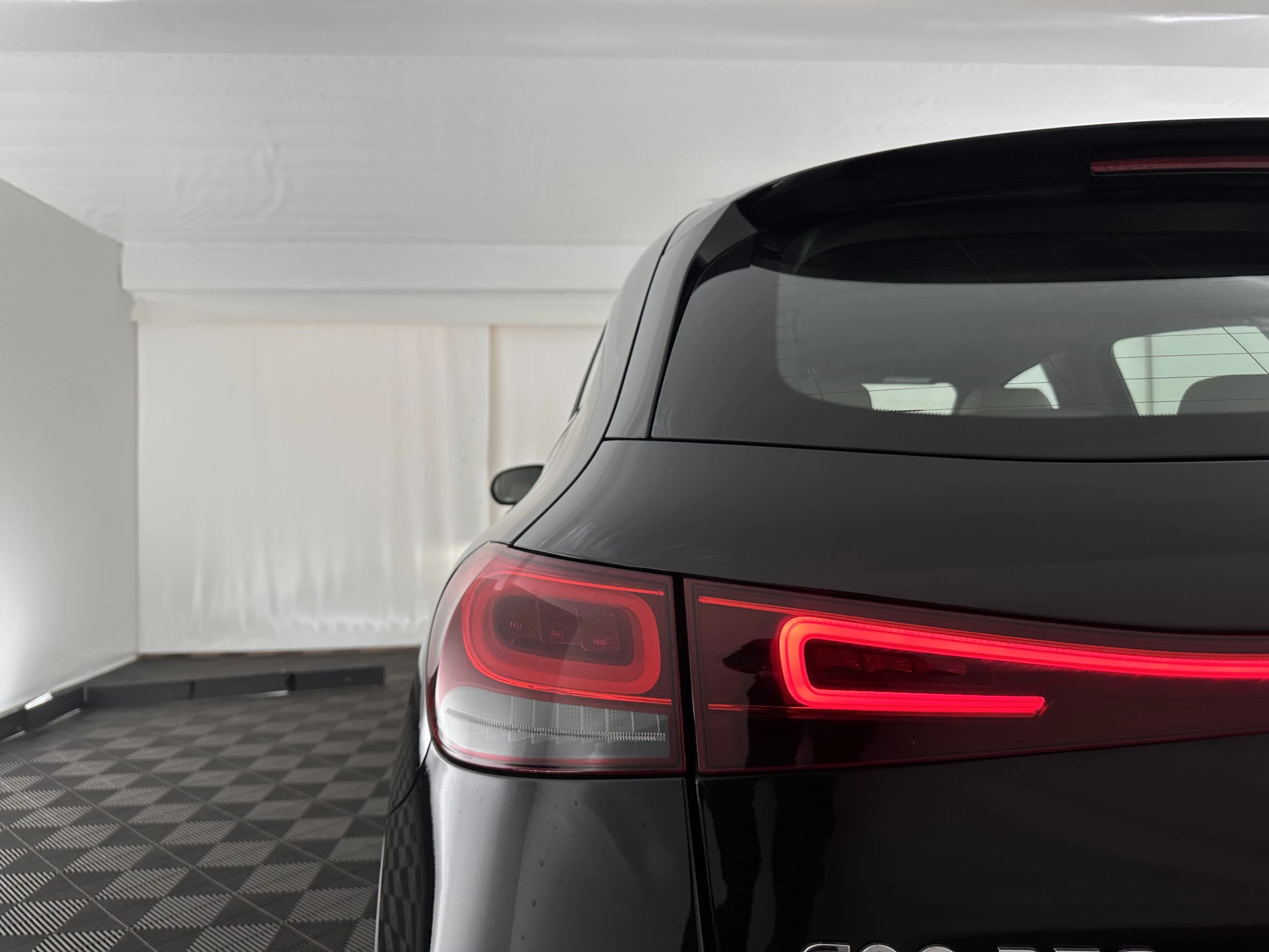 Hoofdafbeelding Mercedes-Benz EQA