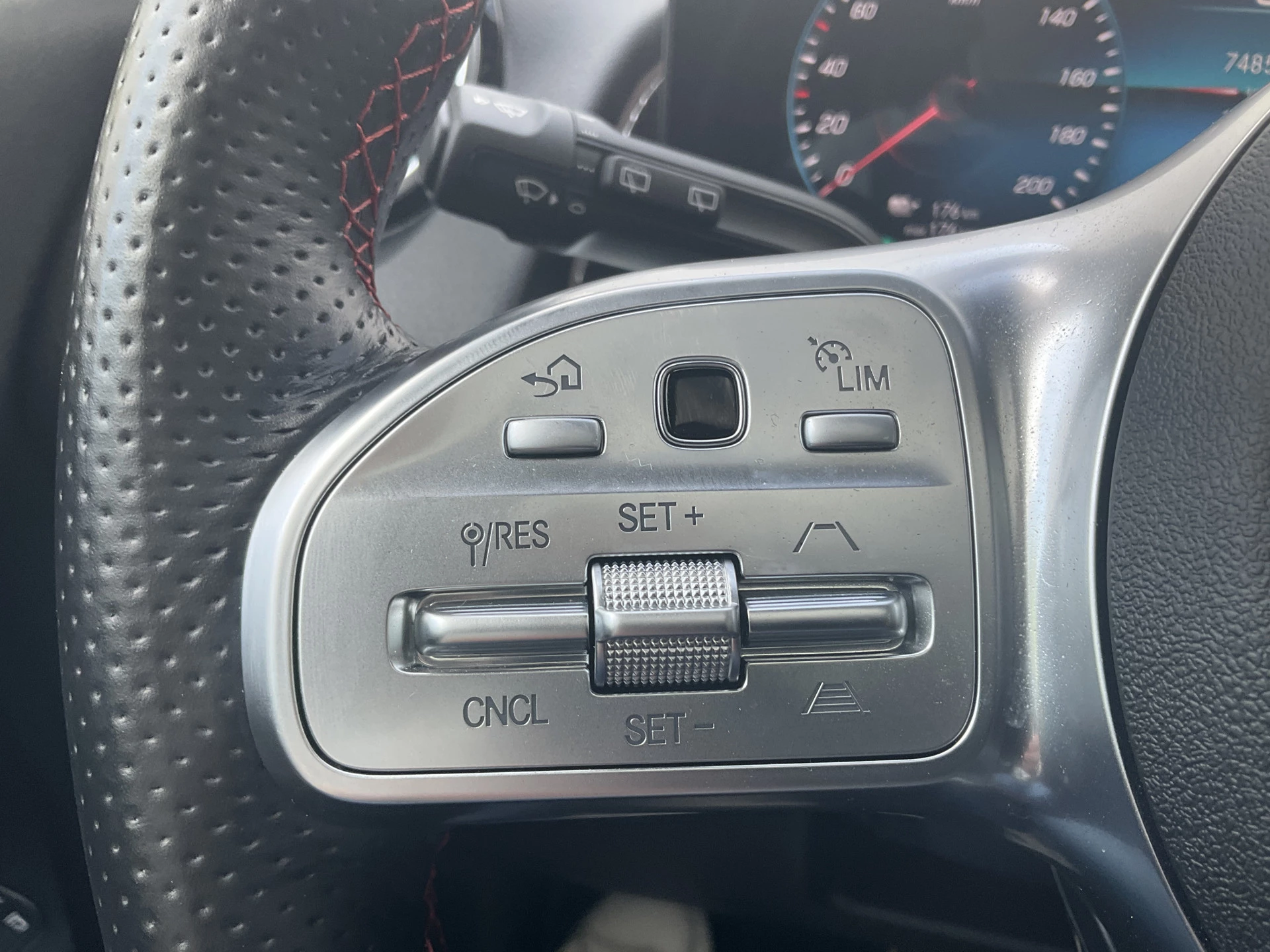 Hoofdafbeelding Mercedes-Benz EQB