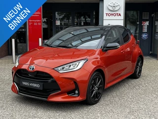 Toyota Yaris 1.5 Hybrid Executive HEAD-UP AD-CRUISE JBL-AUDIO APPLE/ANDROID CLIMA KEYLESS BLIND-SPOT PARK-SENSOR STOELVERWARMING LM-VELGEN 17"