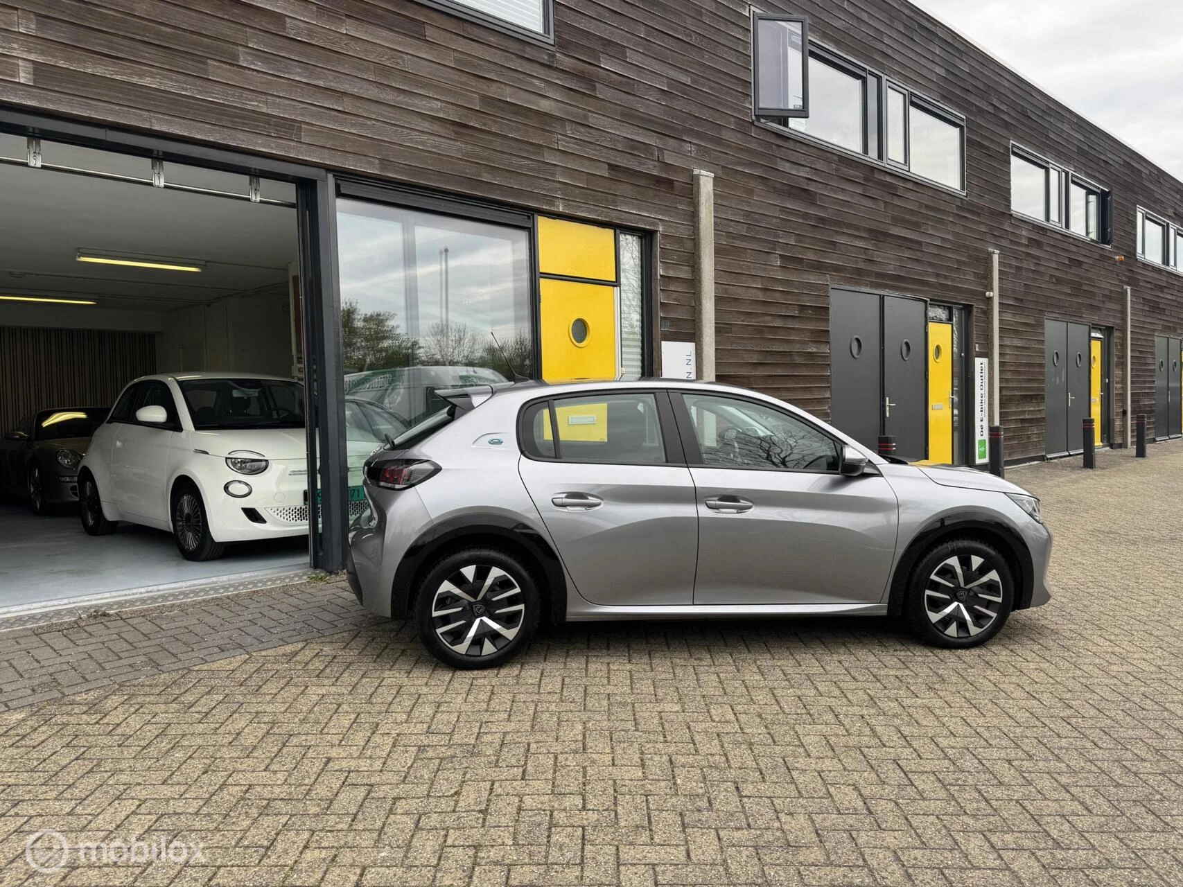 Hoofdafbeelding Peugeot e-208