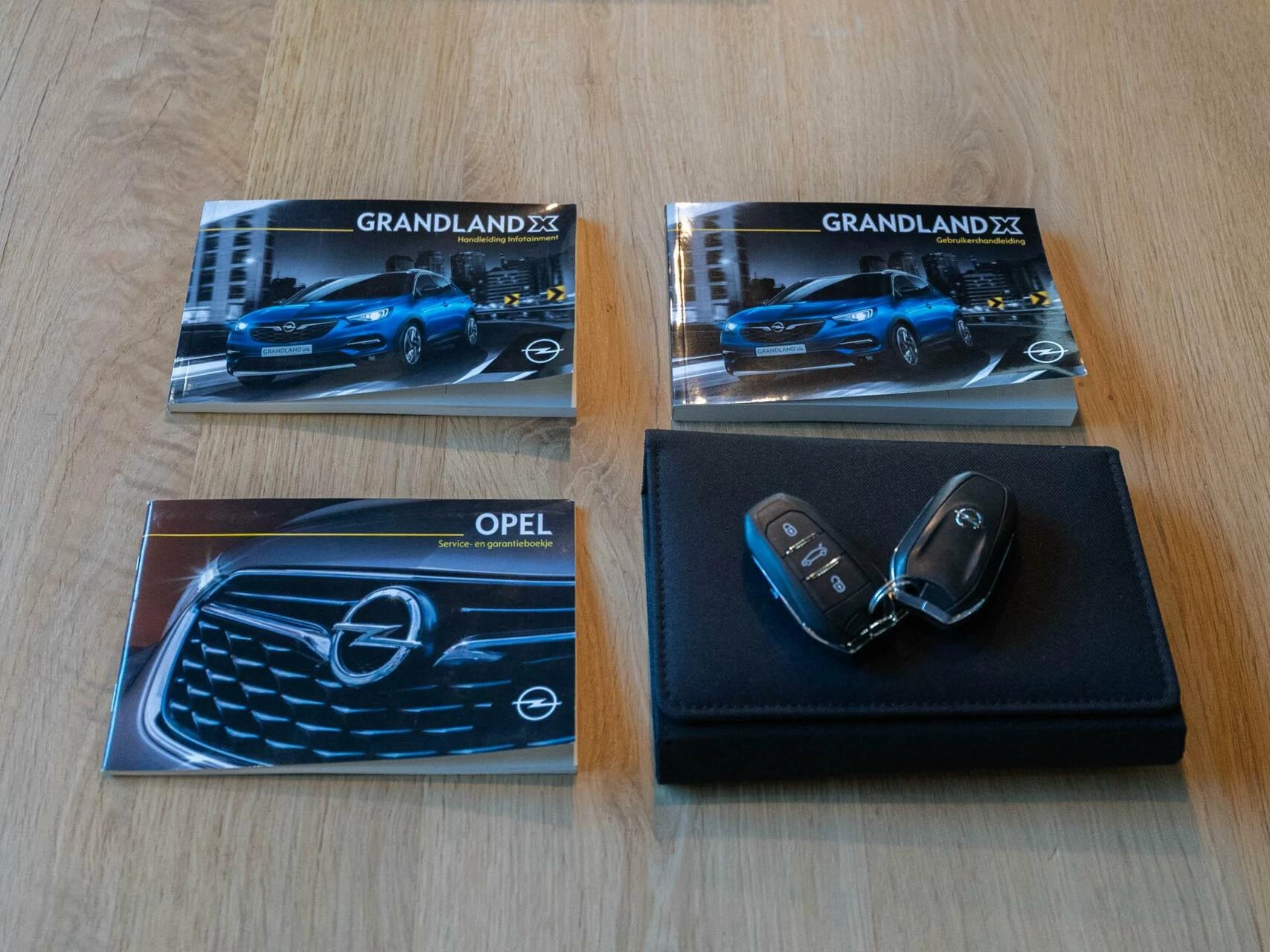 Hoofdafbeelding Opel Grandland X