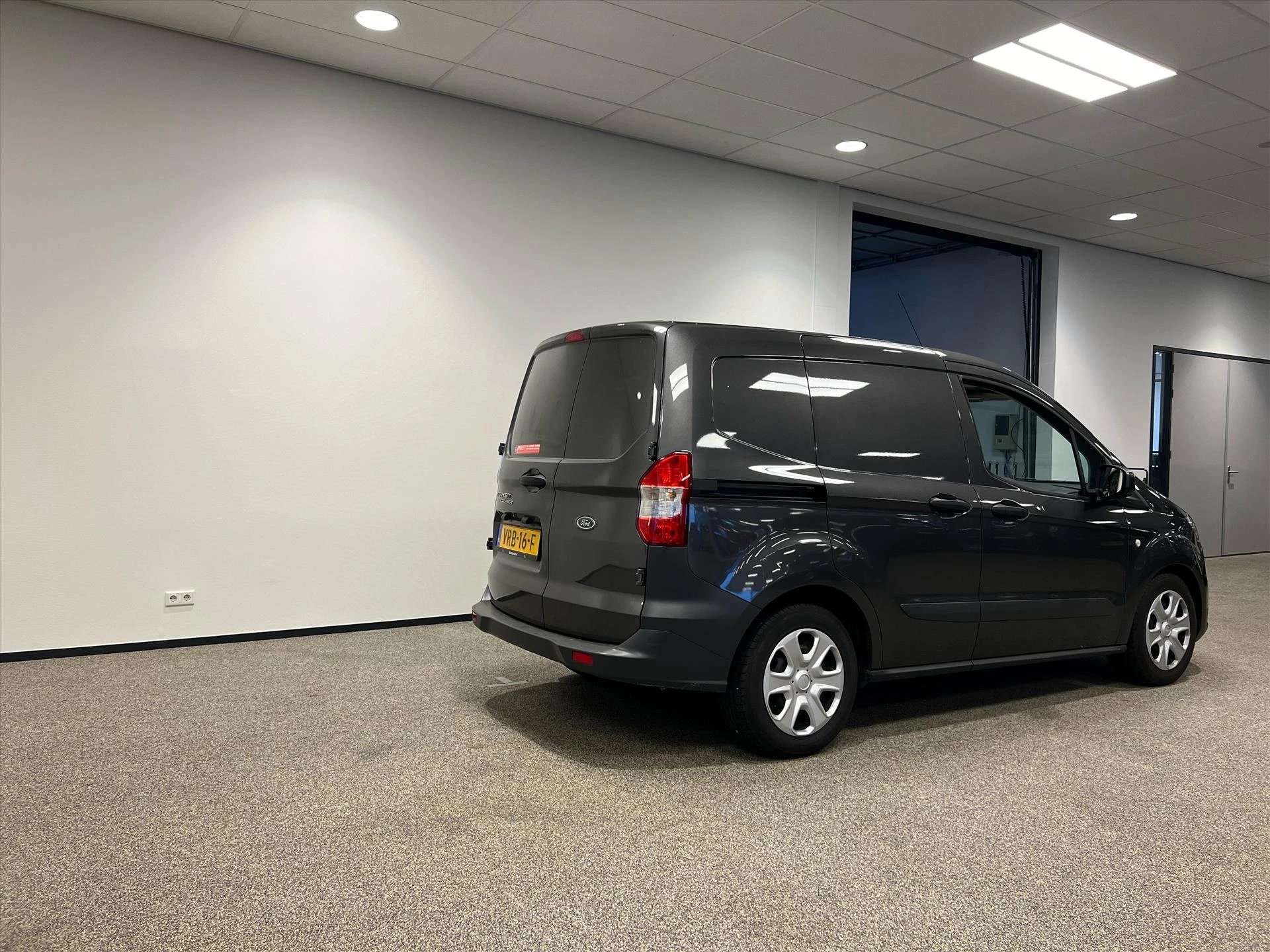 Hoofdafbeelding Ford Transit Courier