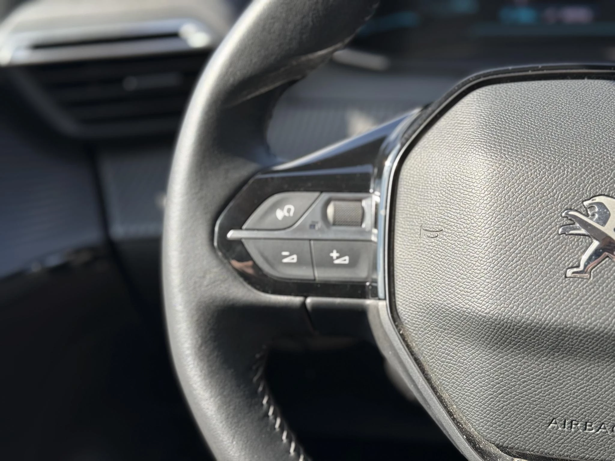 Hoofdafbeelding Peugeot e-208