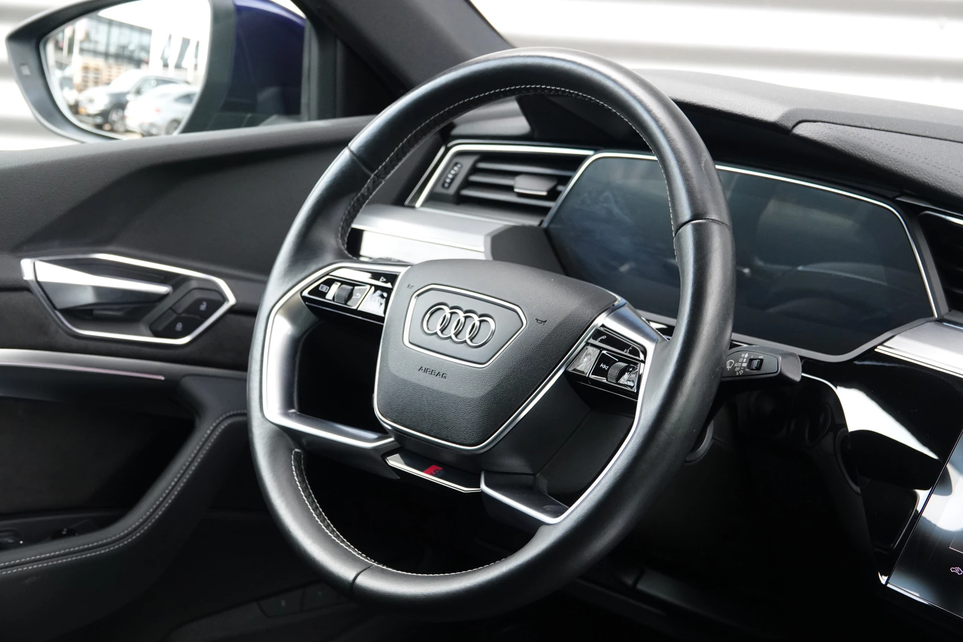Hoofdafbeelding Audi e-tron