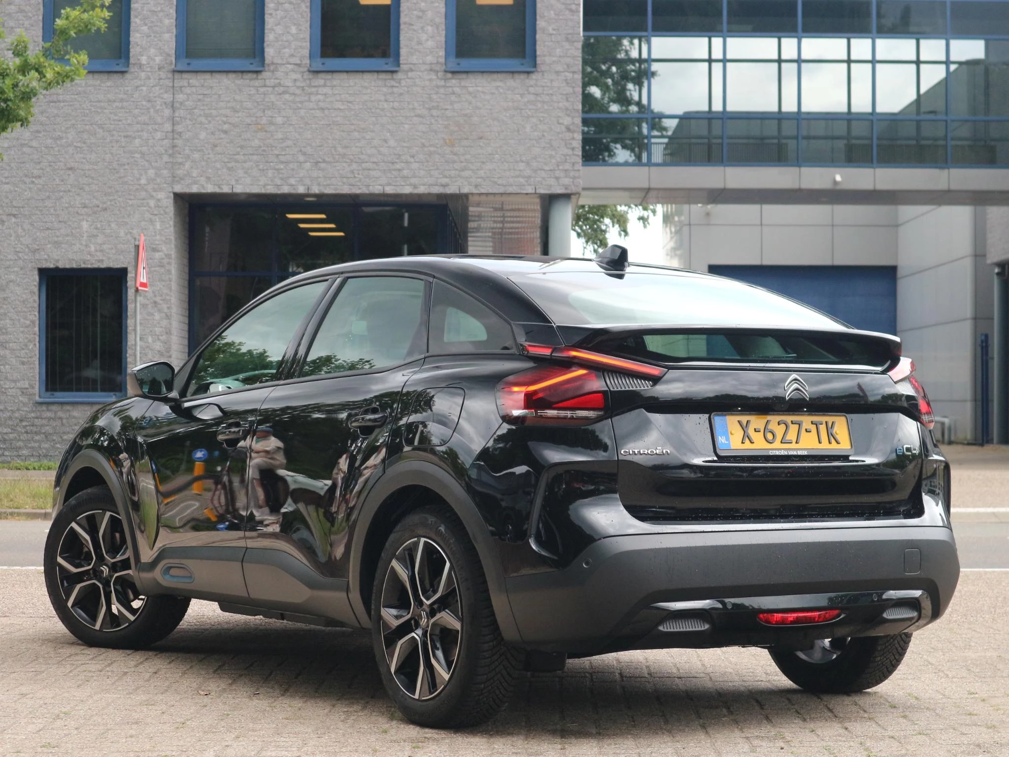 Hoofdafbeelding Citroën ë-C4