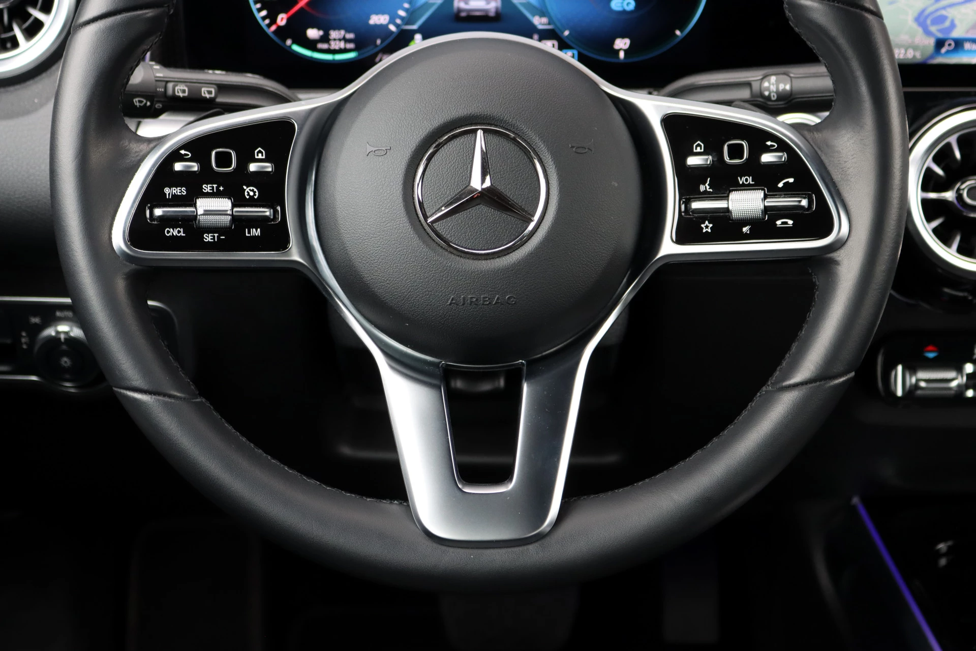 Hoofdafbeelding Mercedes-Benz EQB