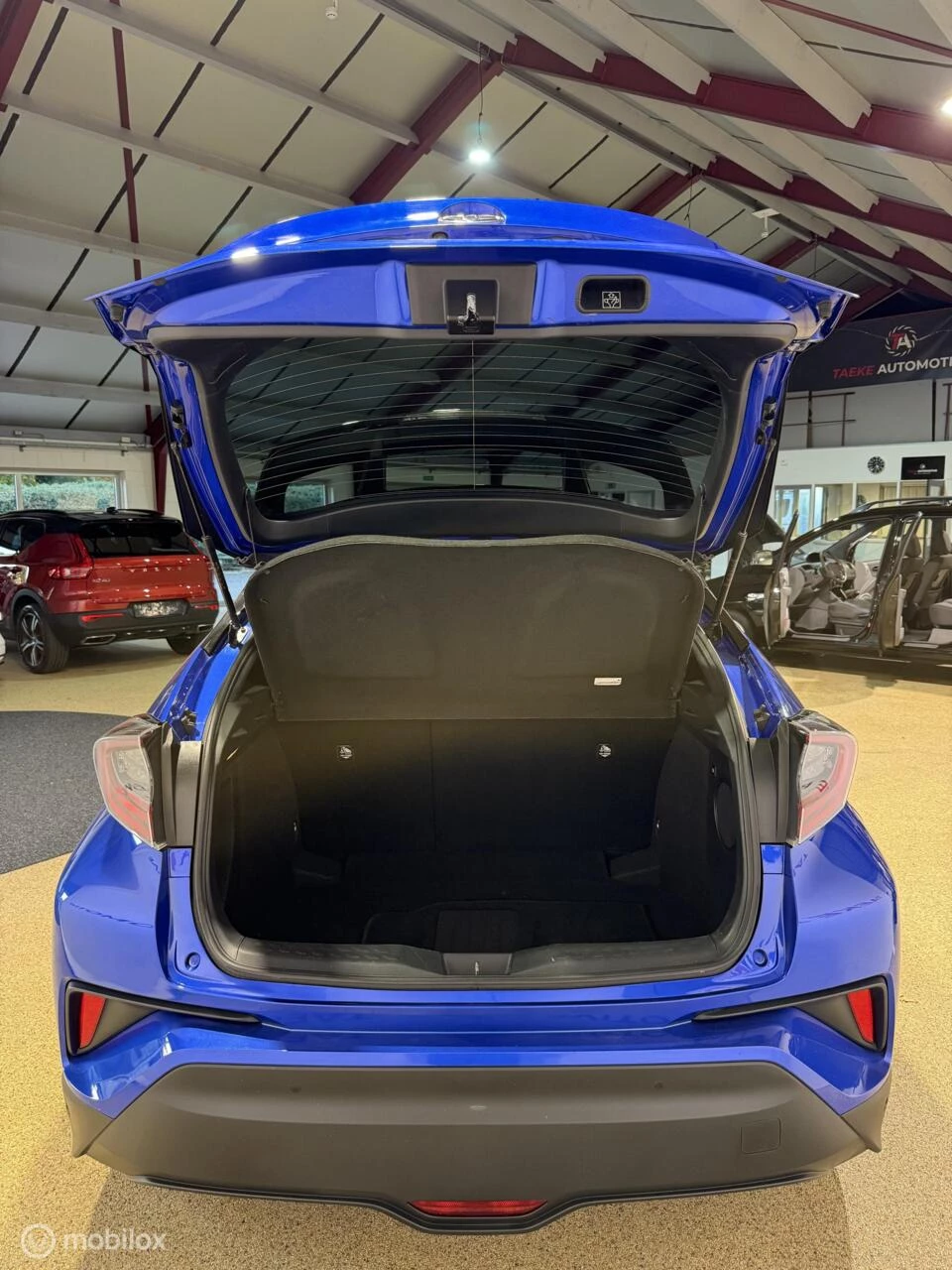 Hoofdafbeelding Toyota C-HR